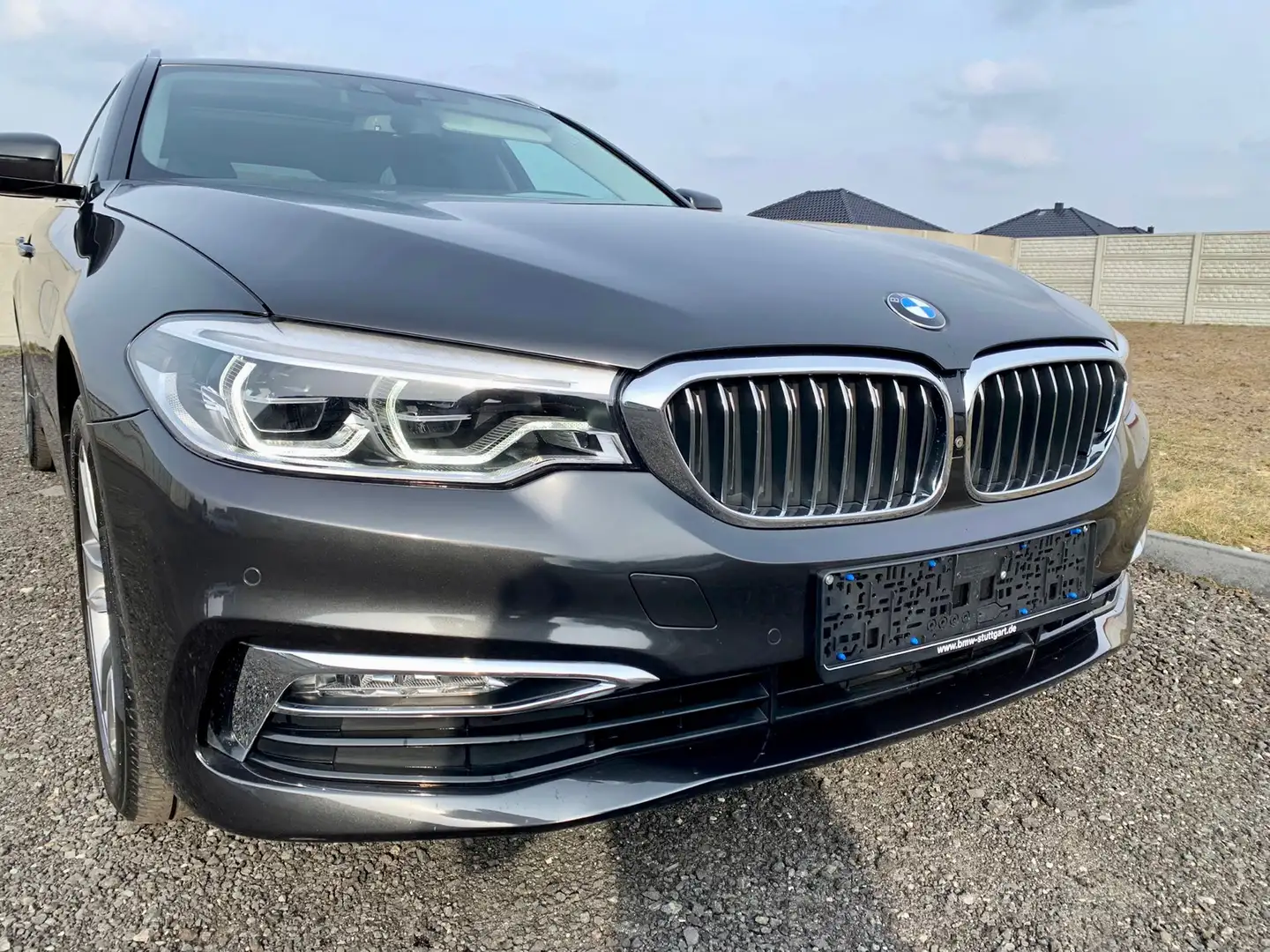 BMW 530 Luxury Line Touring (G31) Vollausstattung !!! Grau - 1