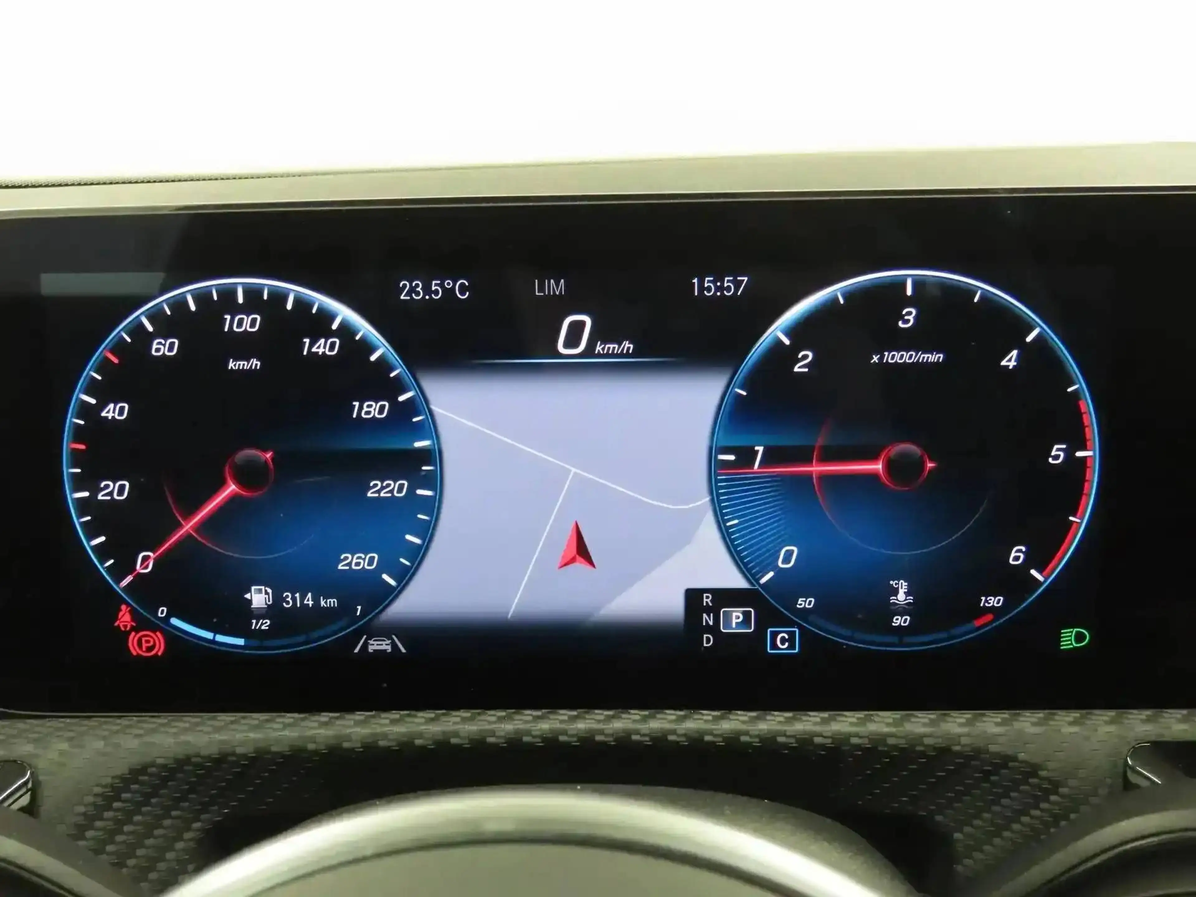 Mercedes-Benz CLA 180 d ShootingBrake 7GTRONIC **FULL LED-CRUISE-NAVI** — photo 12