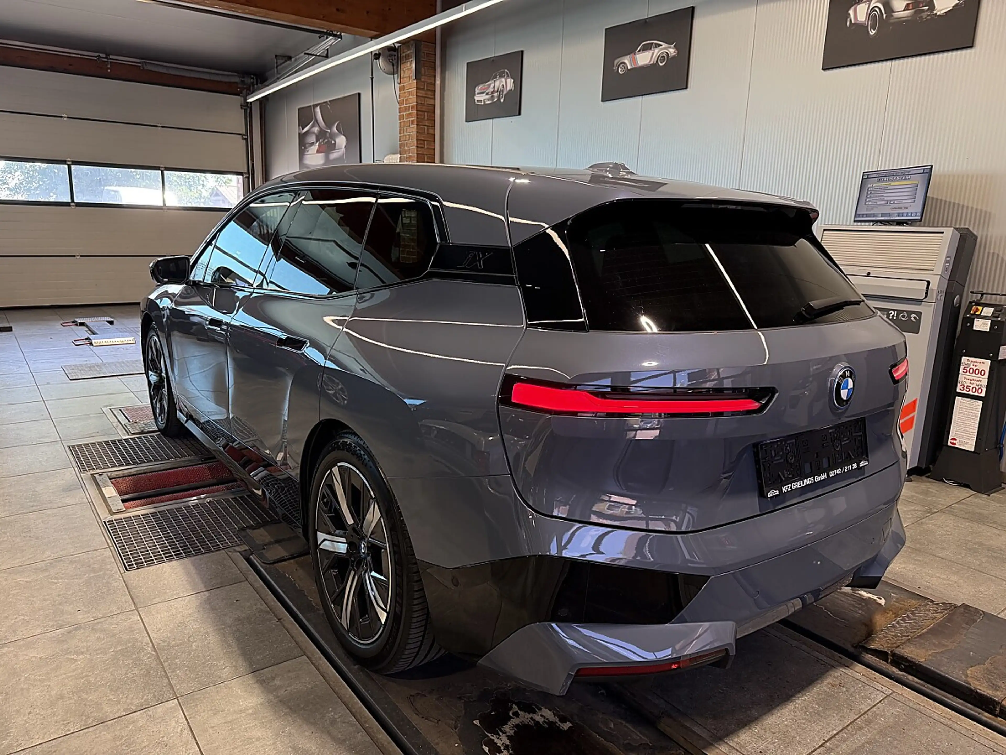 BMW iX IX xDrive 50 M-Sport — photo 6