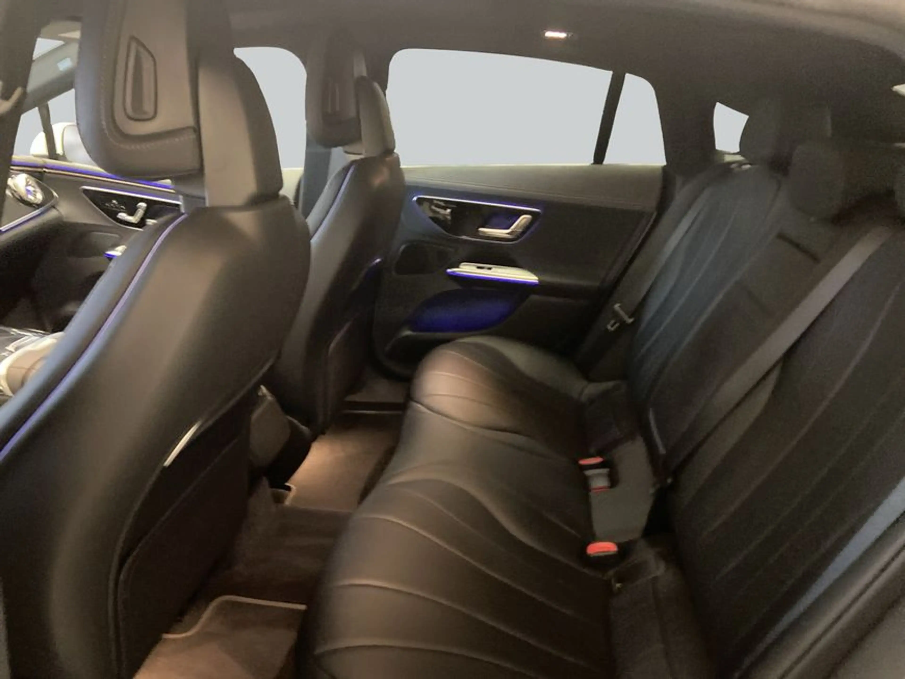 Mercedes-Benz EQE 300 EQE — photo 11