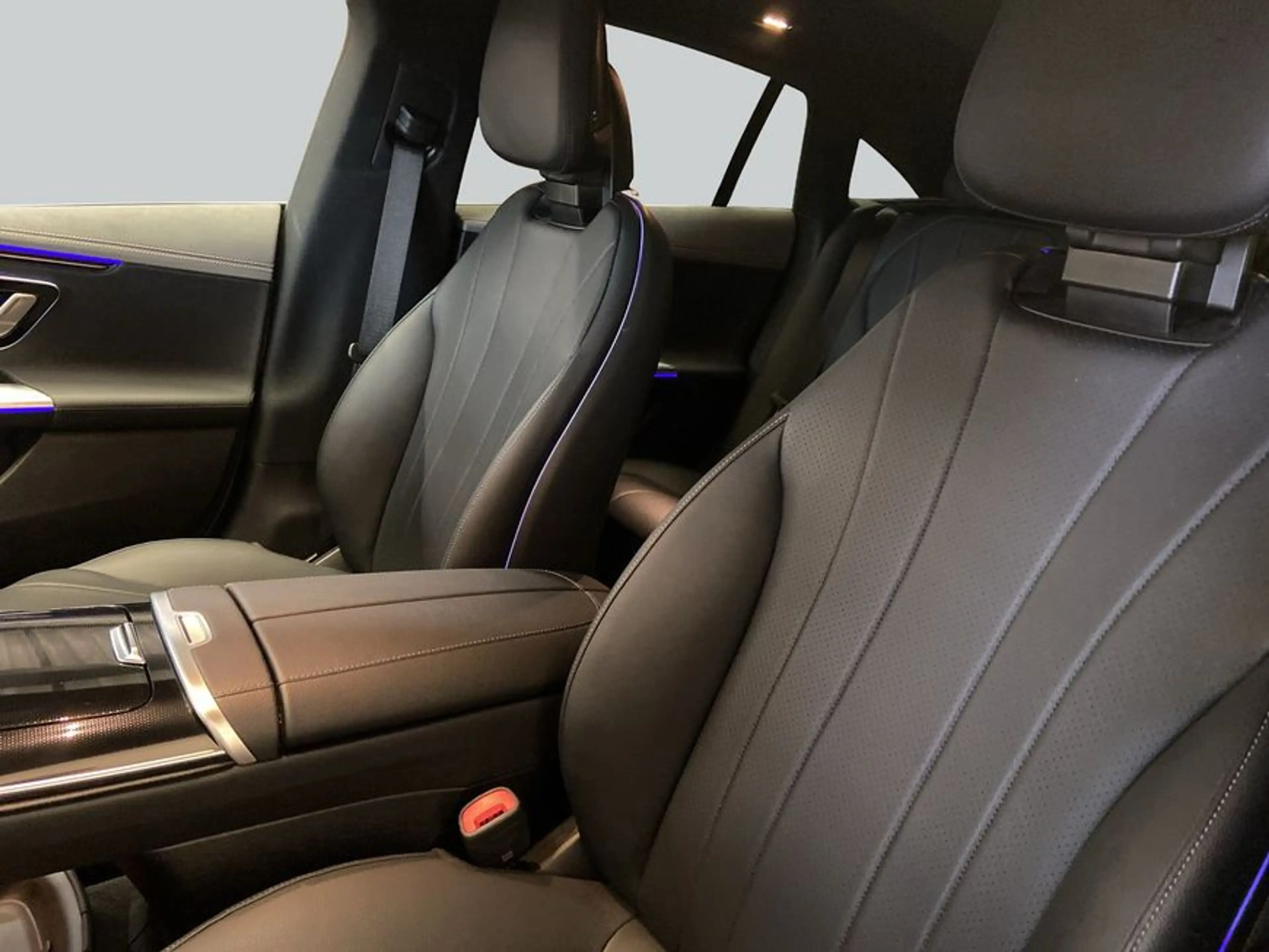 Mercedes-Benz EQE 300 EQE — photo 10