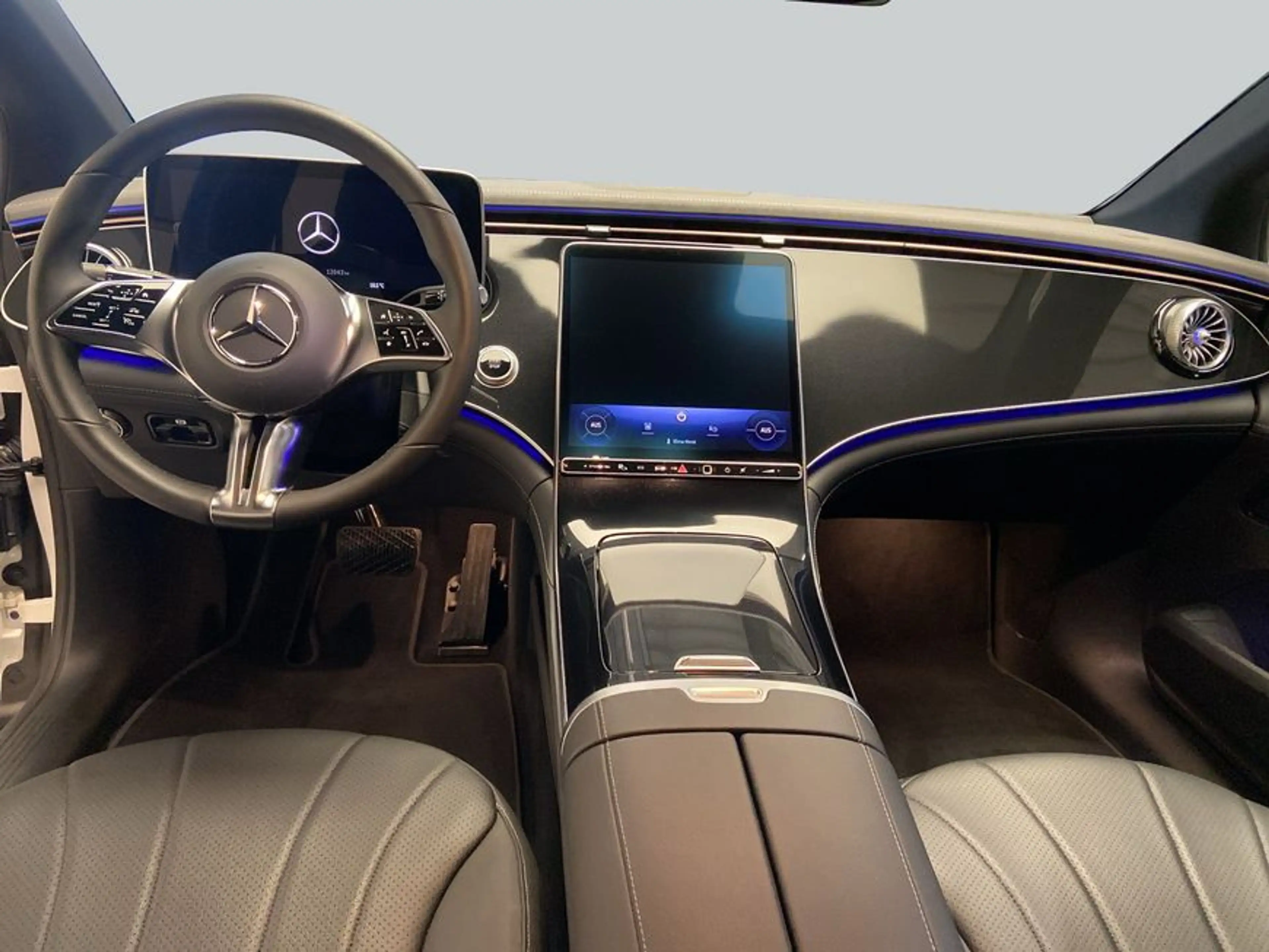 Mercedes-Benz EQE 300 EQE — photo 13