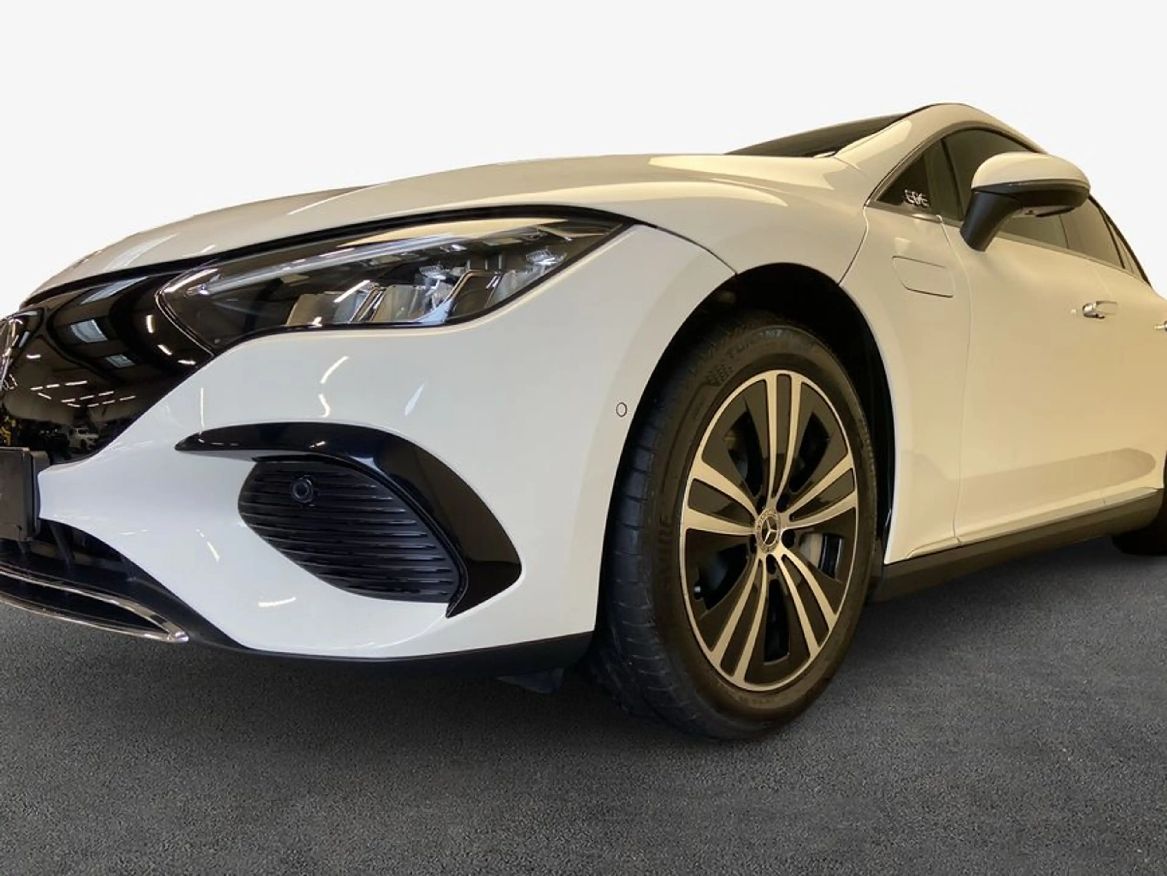 Mercedes-Benz EQE 300 EQE — photo 6