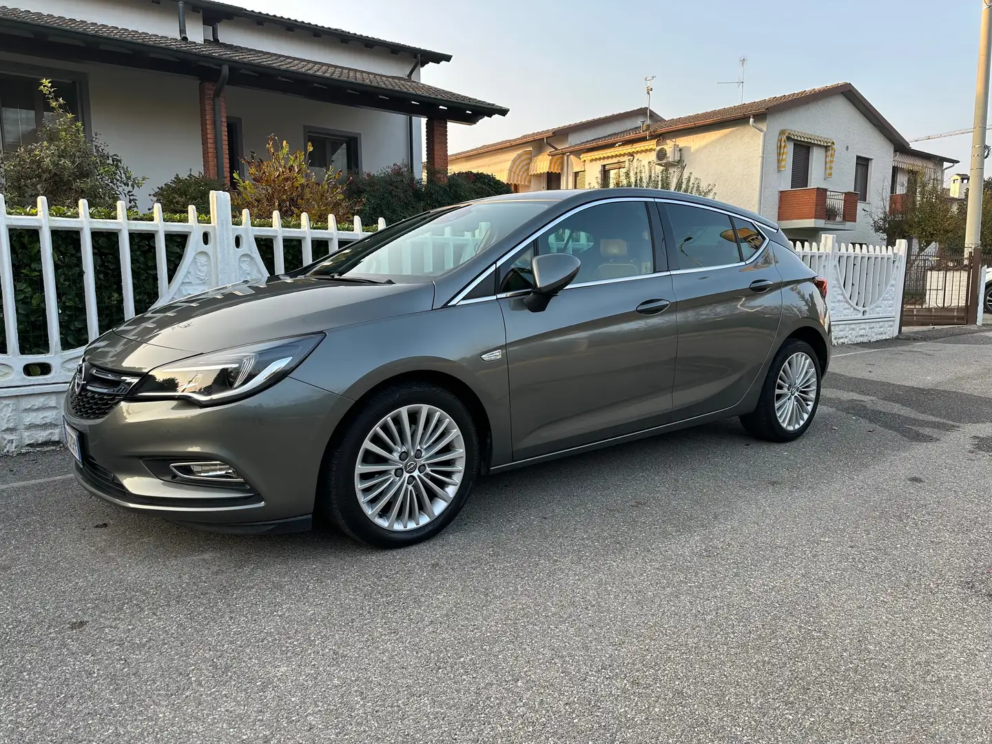 Opel Astra Astra V 2016 5p 1.6 cdti Innovation s Grigio - 1