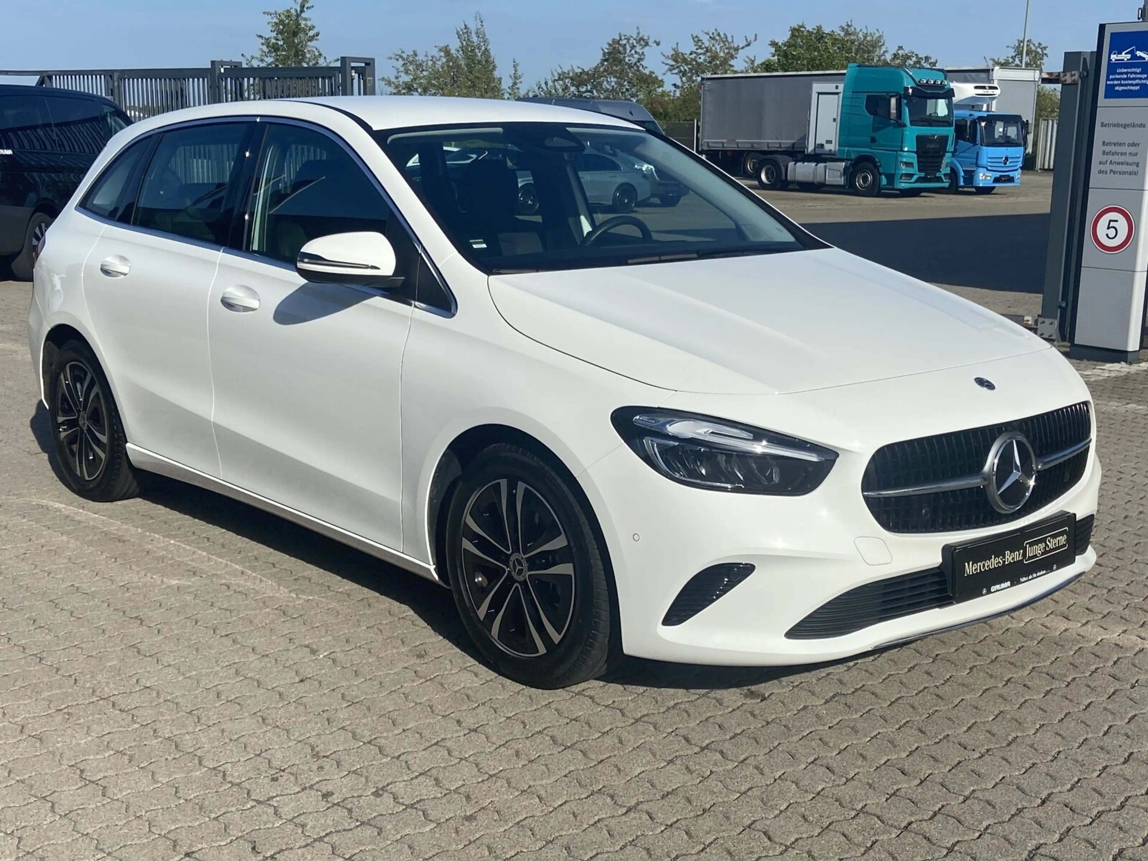 Mercedes-Benz B 180 B 180 Progressive/Navi/Autom./Klima/LED/Sitzhzg. — photo 4