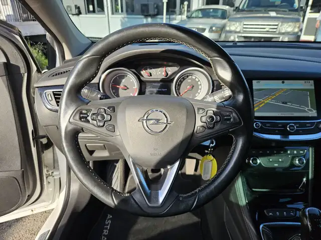 Opel Astra view 13