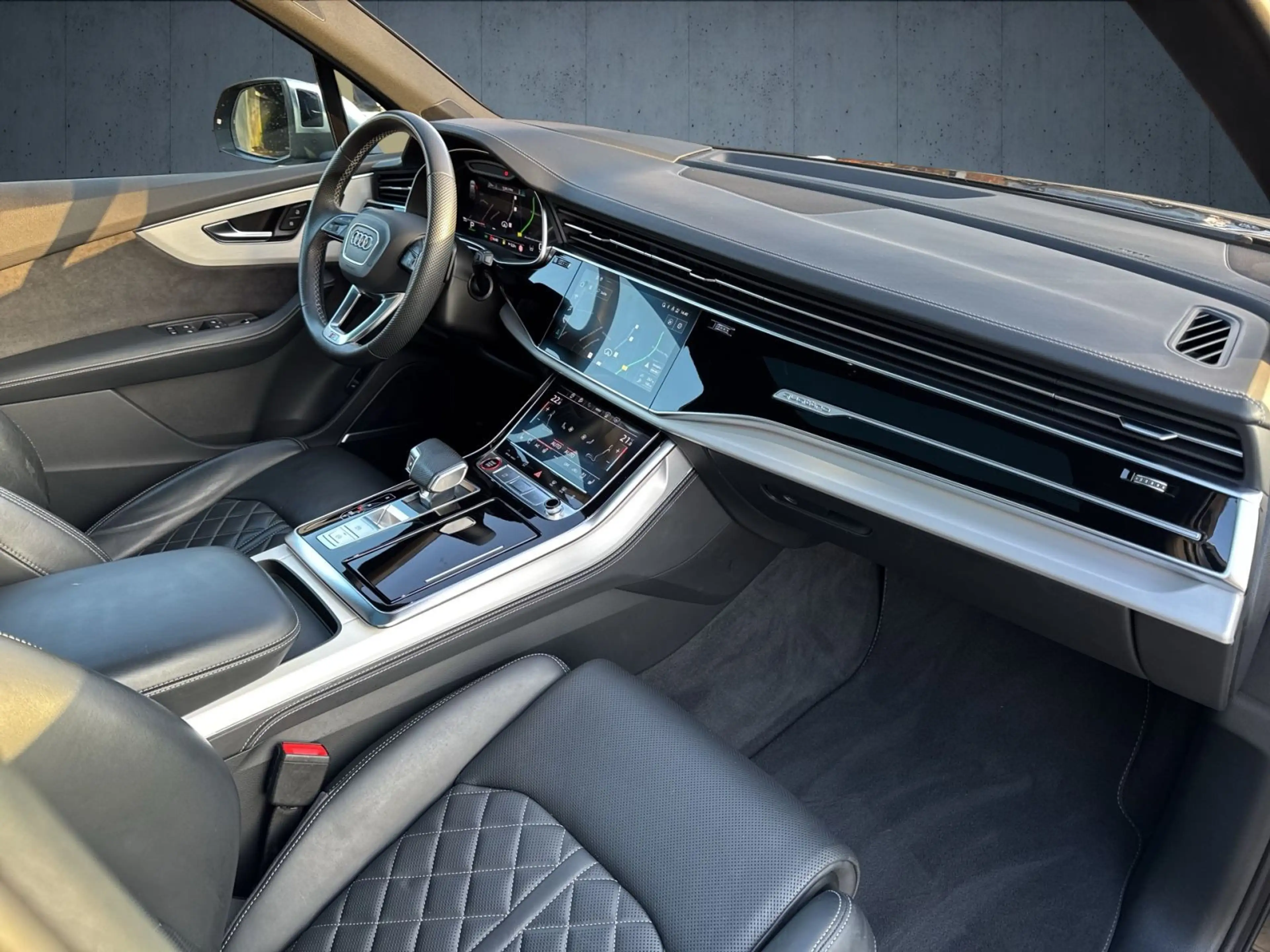 Audi SQ7 StHz/AHK/S-Sitz/HuD/Leder/360/Assist/20 — photo 14