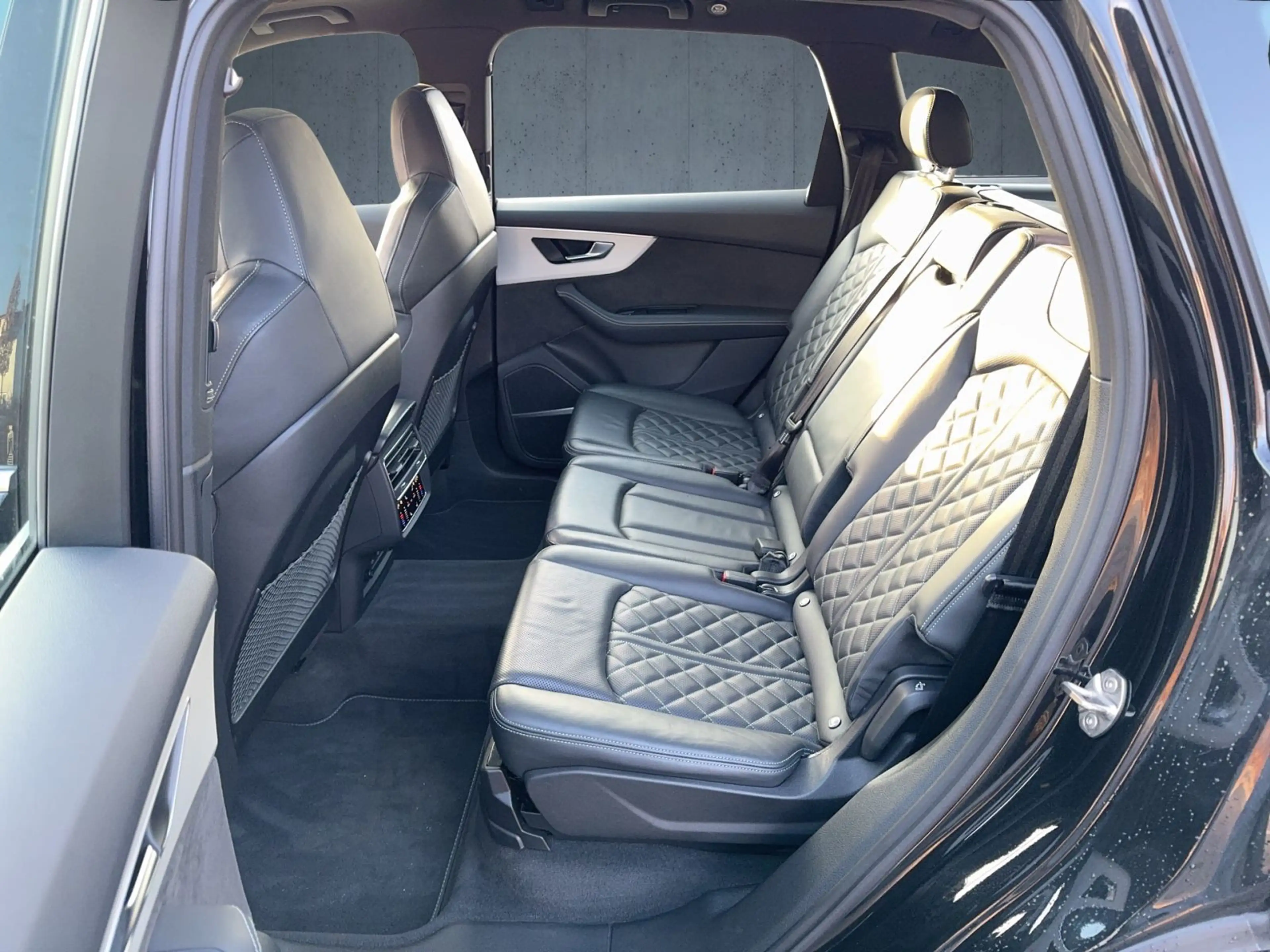 Audi SQ7 StHz/AHK/S-Sitz/HuD/Leder/360/Assist/20 — photo 12