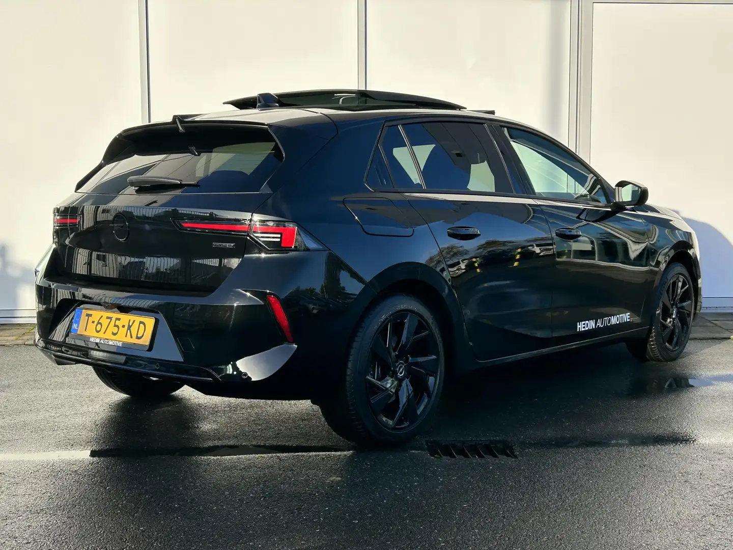 Opel Astra 1.6 180pk Hybrid Level 4 | €11.151 DEMOVOORDEEL! | Zwart - 2