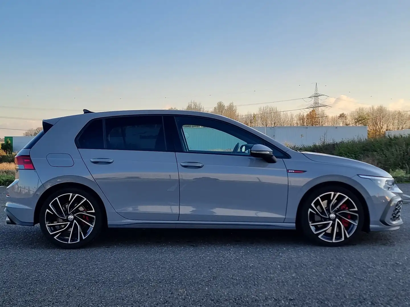 Volkswagen Golf GTI 2.0 TSI OPF DSG Mondsteingrau Grau - 2