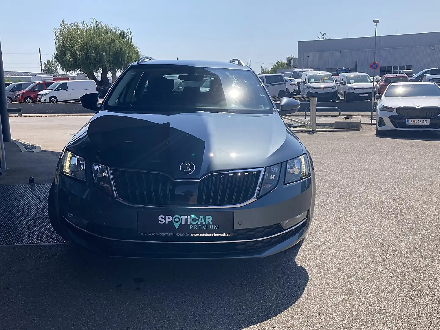 Skoda Octavia Combi 1,6 TDI Style Grau - 2