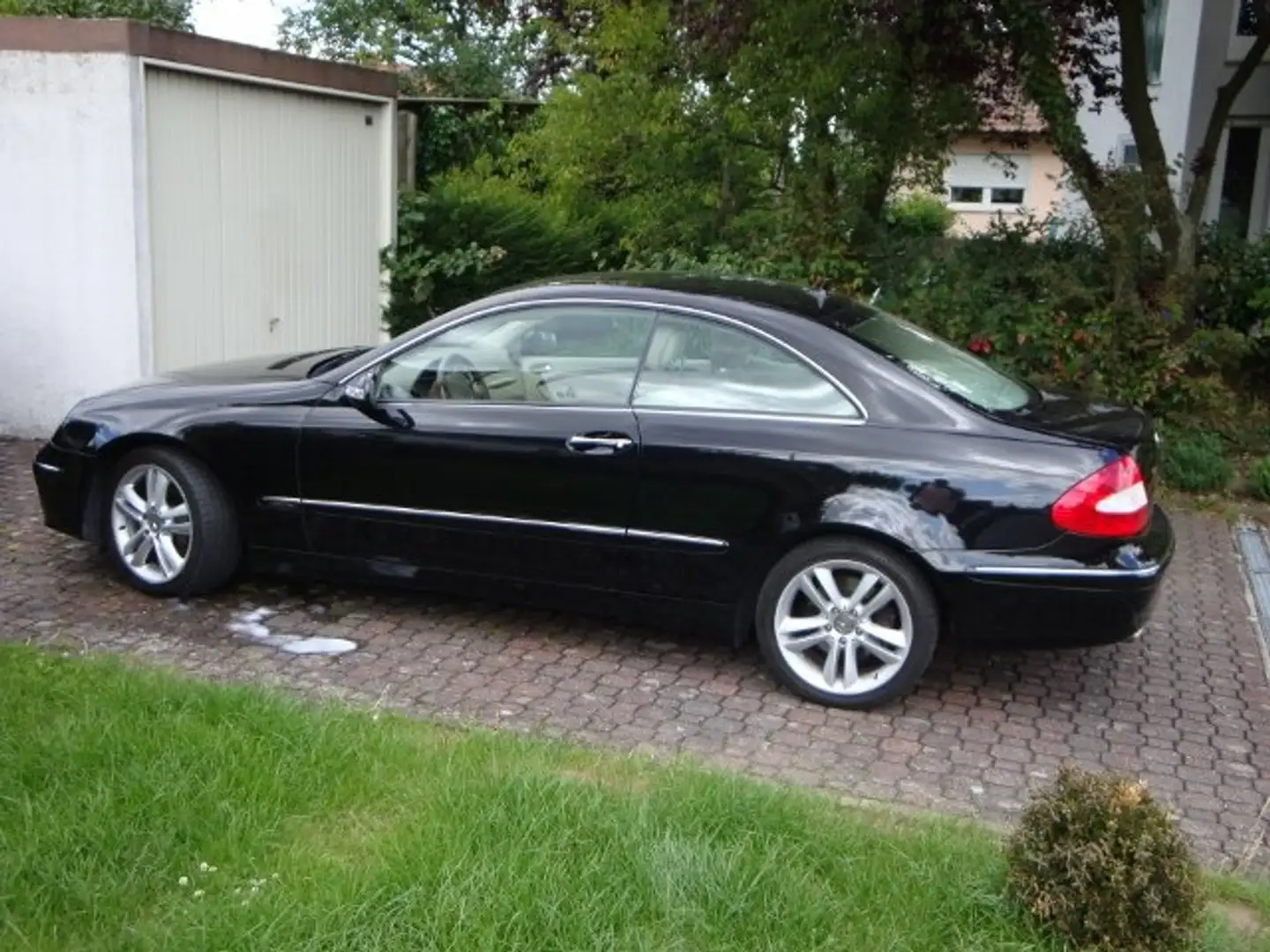 Mercedes-Benz CLK 500 CLK-Klasse Coupe 7G-TRONIC Elegance Fekete - 2