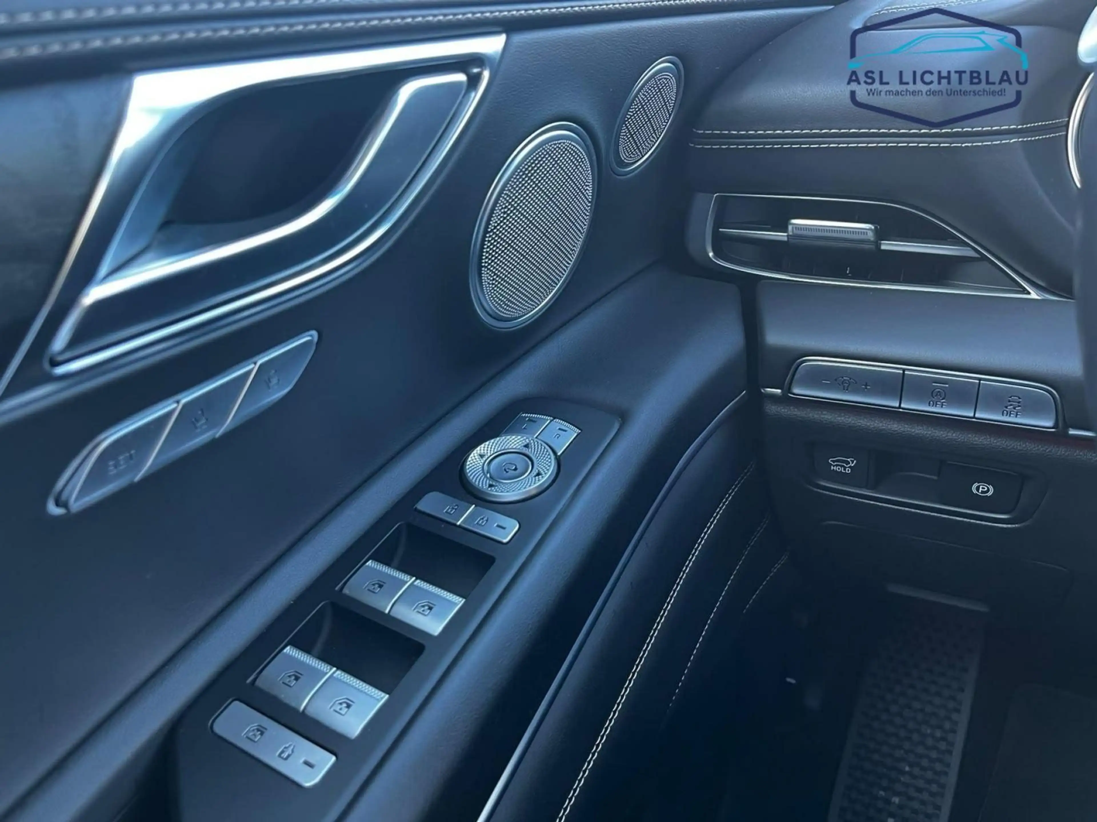 Genesis GV80 3.0 D Luxury AWD Innovati on Pack & Comfo... — photo 9