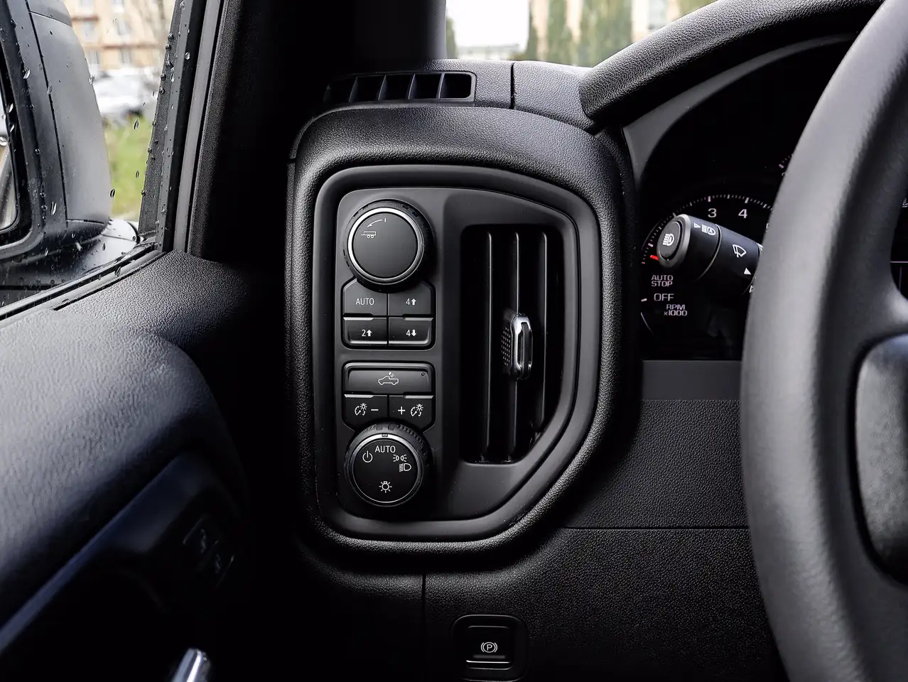 Chevrolet Silverado 1500 photo Chevrolet Silverado 1500