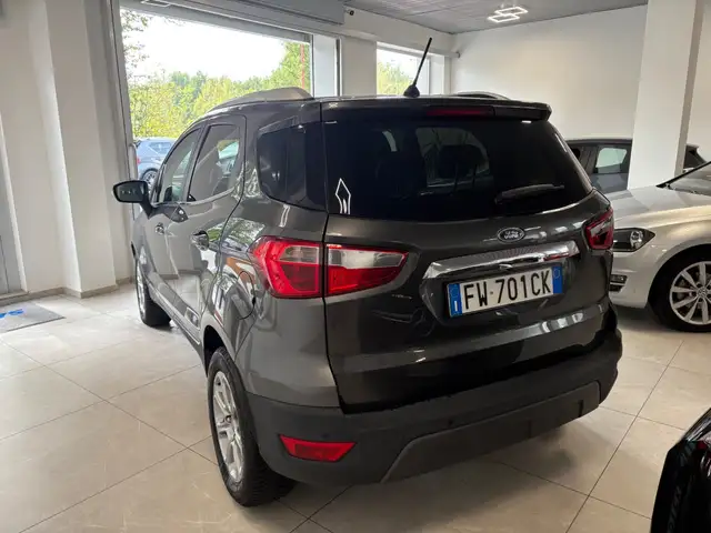 Ford EcoSport view 4