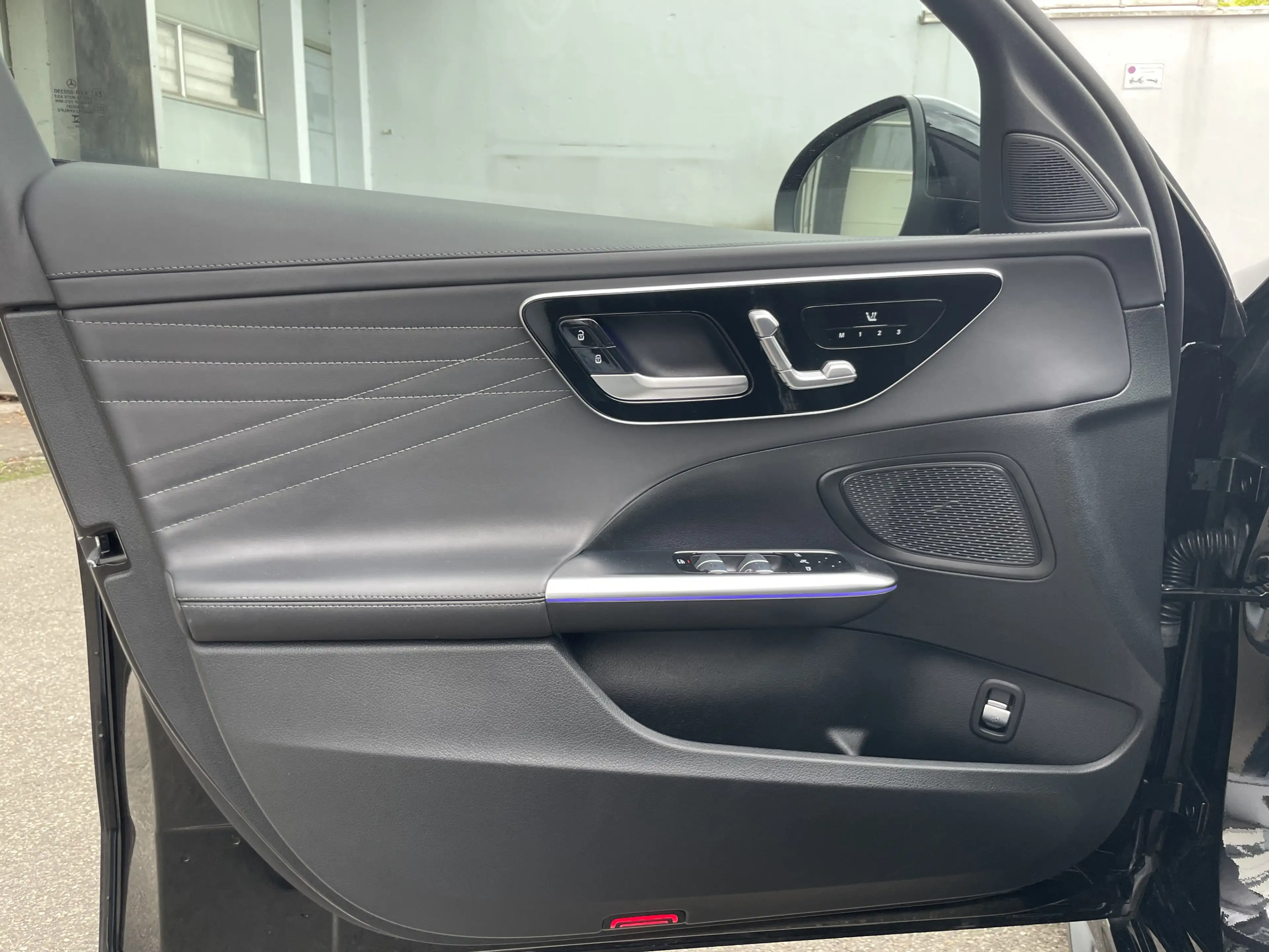 Mercedes-Benz C 180 AMG LED Night MBUX Rü-Kamera Ambiente — photo 11