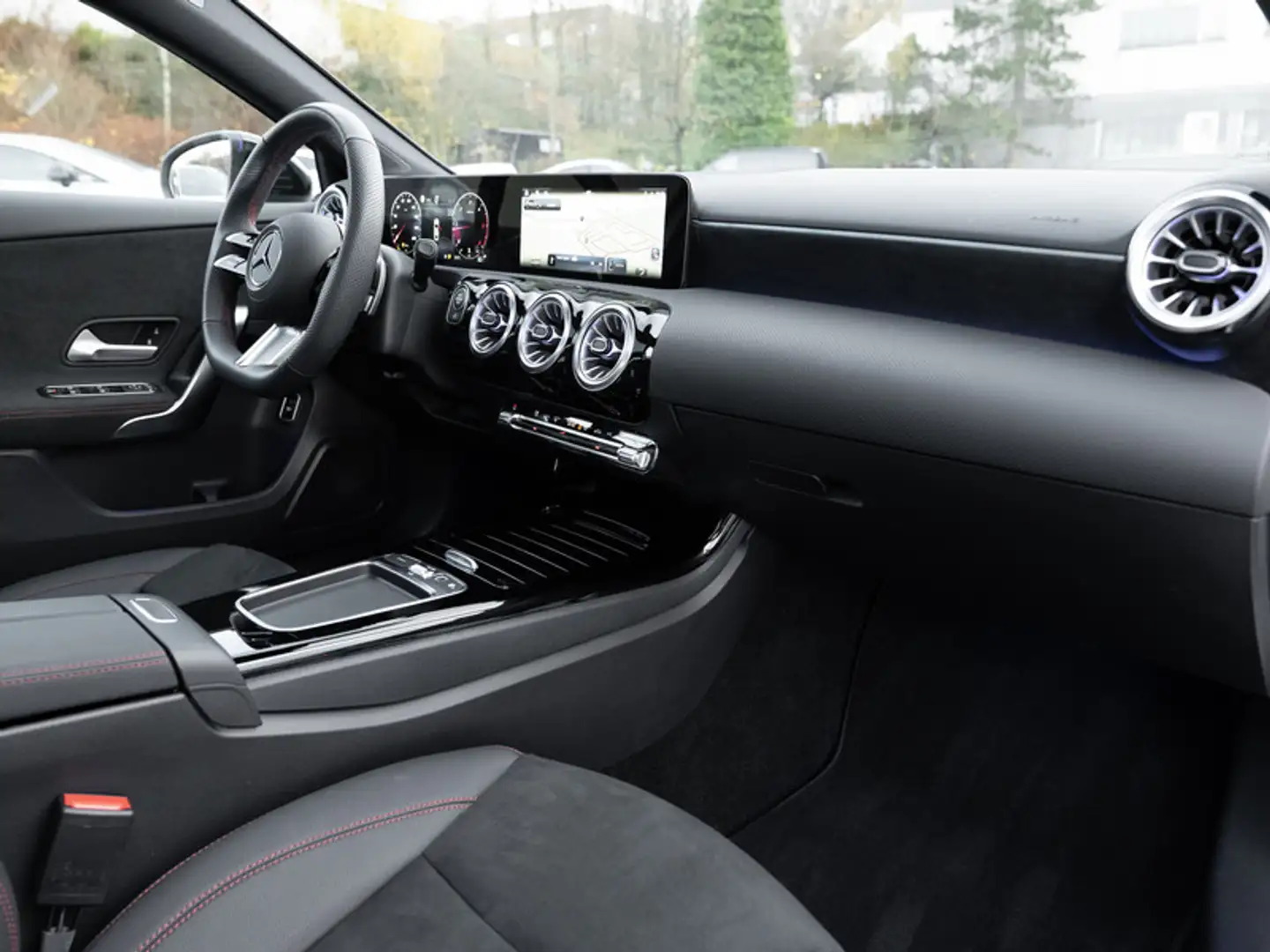 Mercedes-Benz A 220 d Limo AMG-Sport/LED/Cam/Pano/AHK/Night/18 Blanc - 2