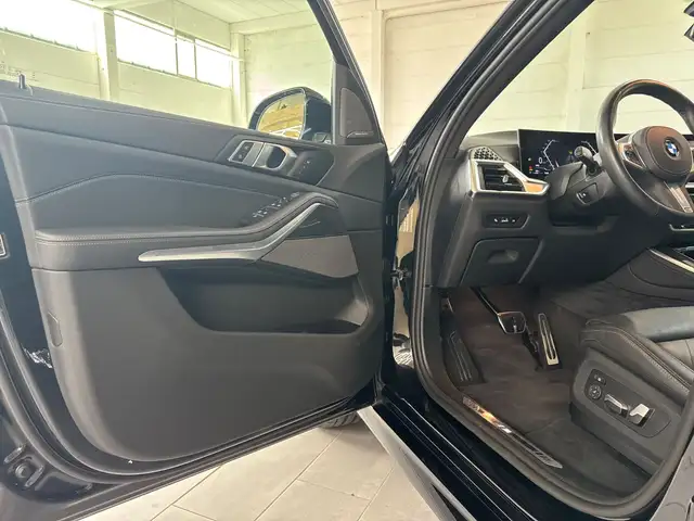 BMW X5 view 15