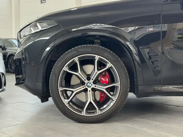 BMW X5 view 5