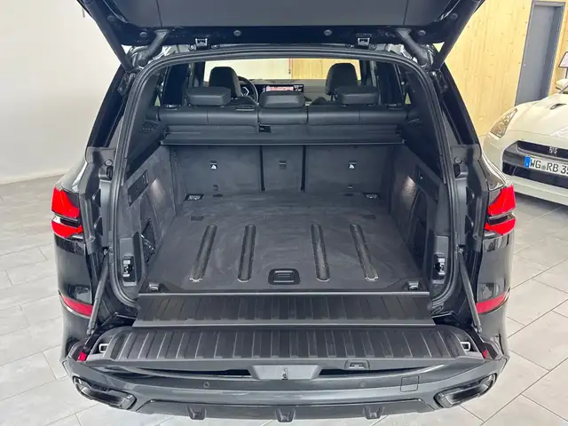 BMW X5 view 10
