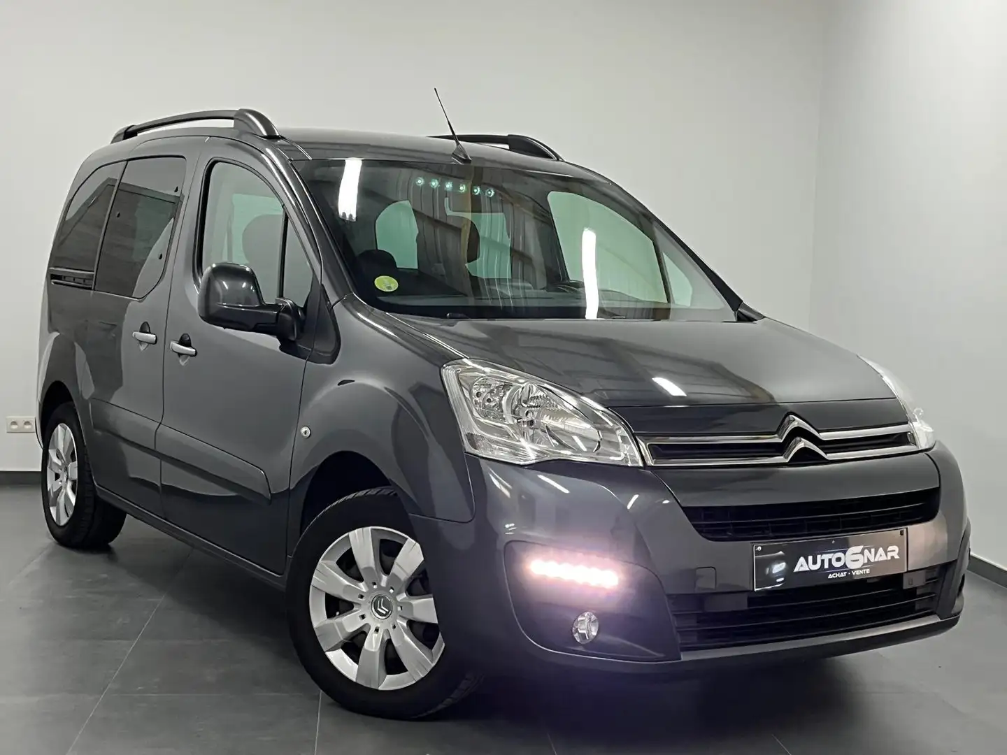 Citroen Berlingo 1.6 BlueHDi - Airco - Navi - Carplay - 1erMain Gris - 1