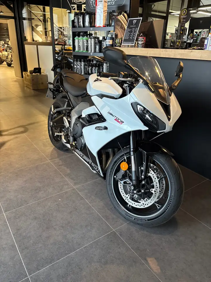 Triumph Daytona 660