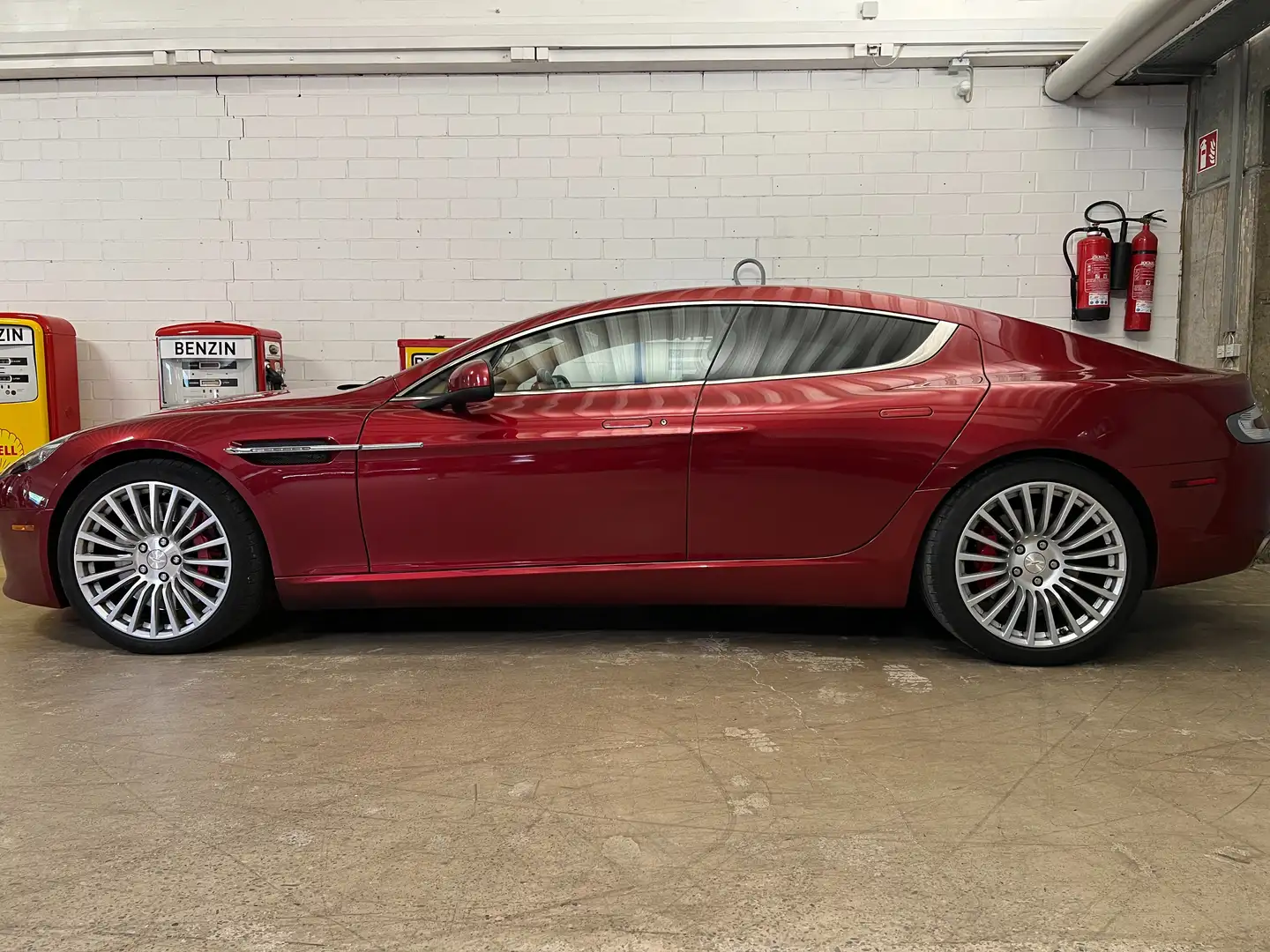 Aston Martin Rapide Rouge - 1