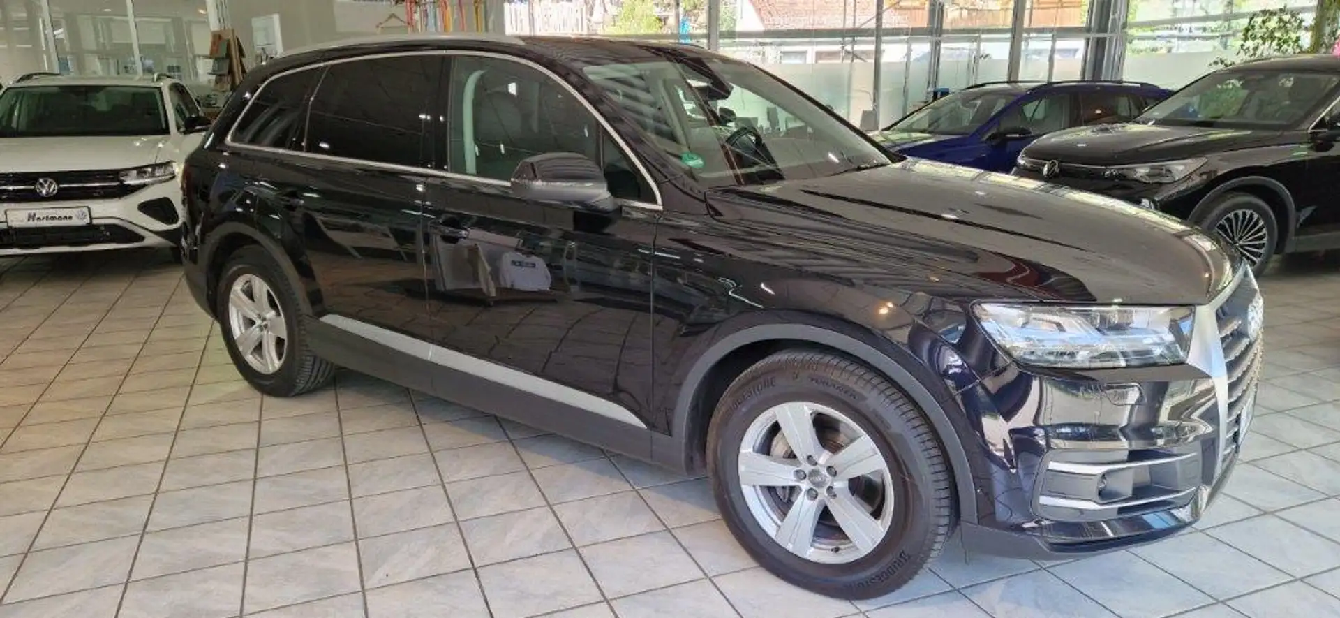 Audi Q7 Schwarz - 2