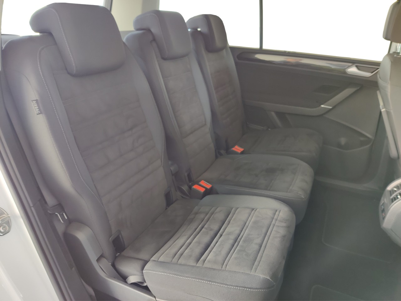 Volkswagen Touran 2.0 TDI DSG Highline, Navi, LED, AHK, ACC — photo 9