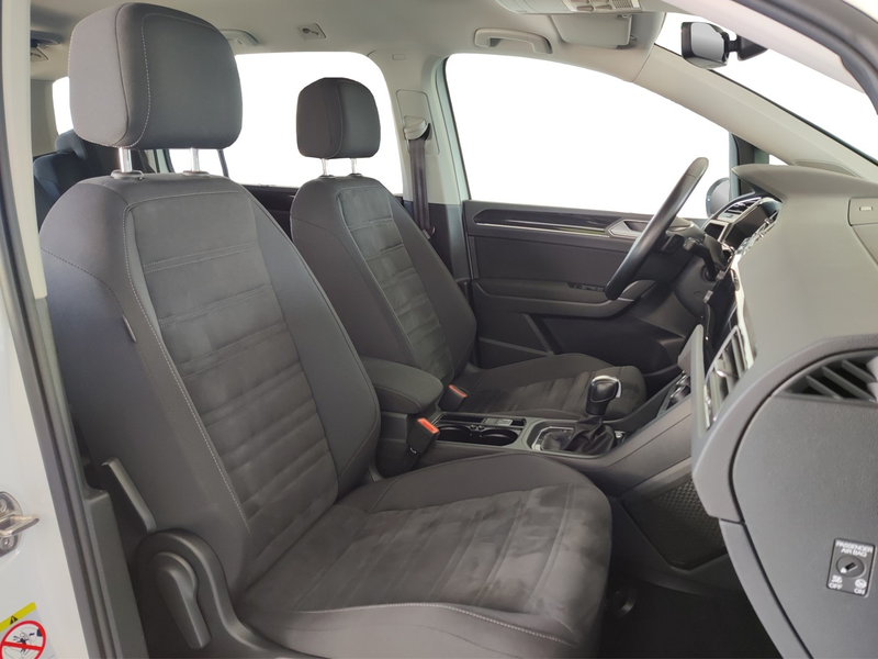 Volkswagen Touran 2.0 TDI DSG Highline, Navi, LED, AHK, ACC — photo 8