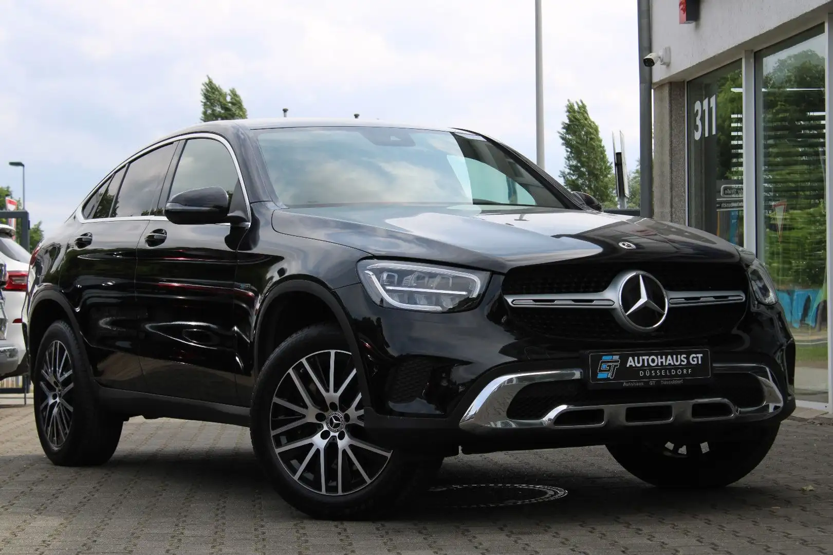 Mercedes-Benz GLC 300 e 4Matic/Navi/Leder/Kamera/Standhzg/AHK Schwarz - 1