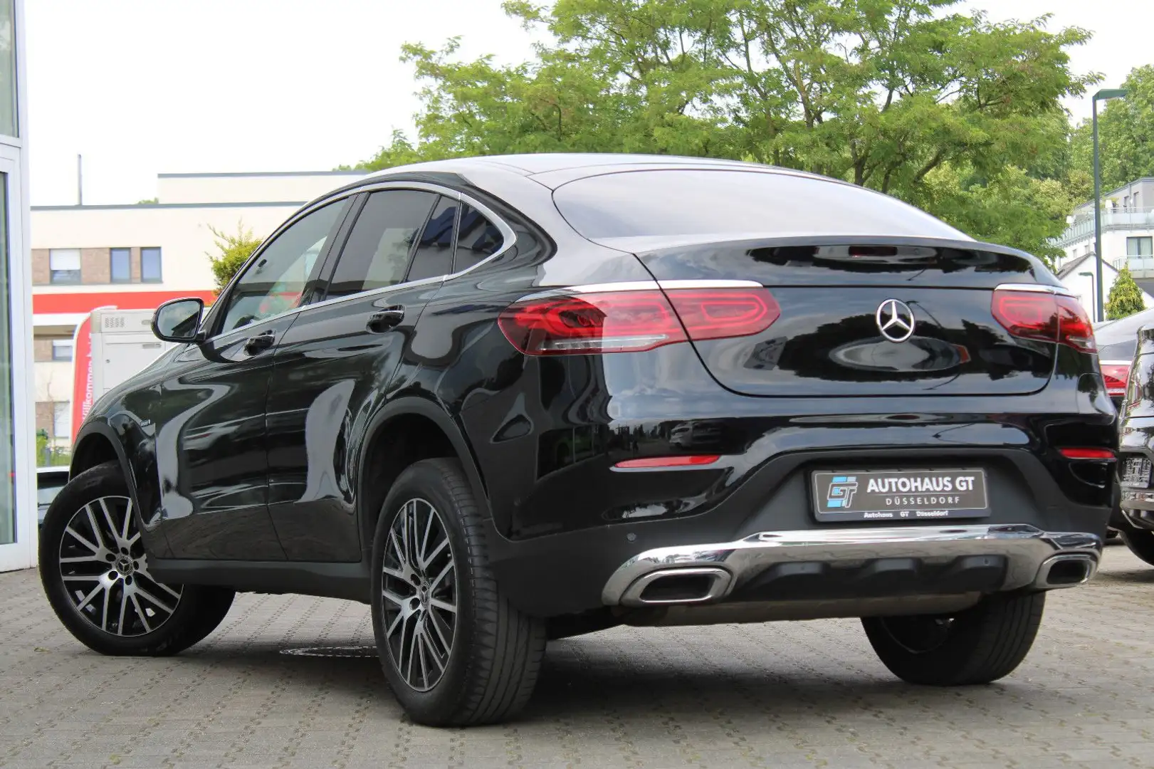 Mercedes-Benz GLC 300 e 4Matic/Navi/Leder/Kamera/Standhzg/AHK Schwarz - 2