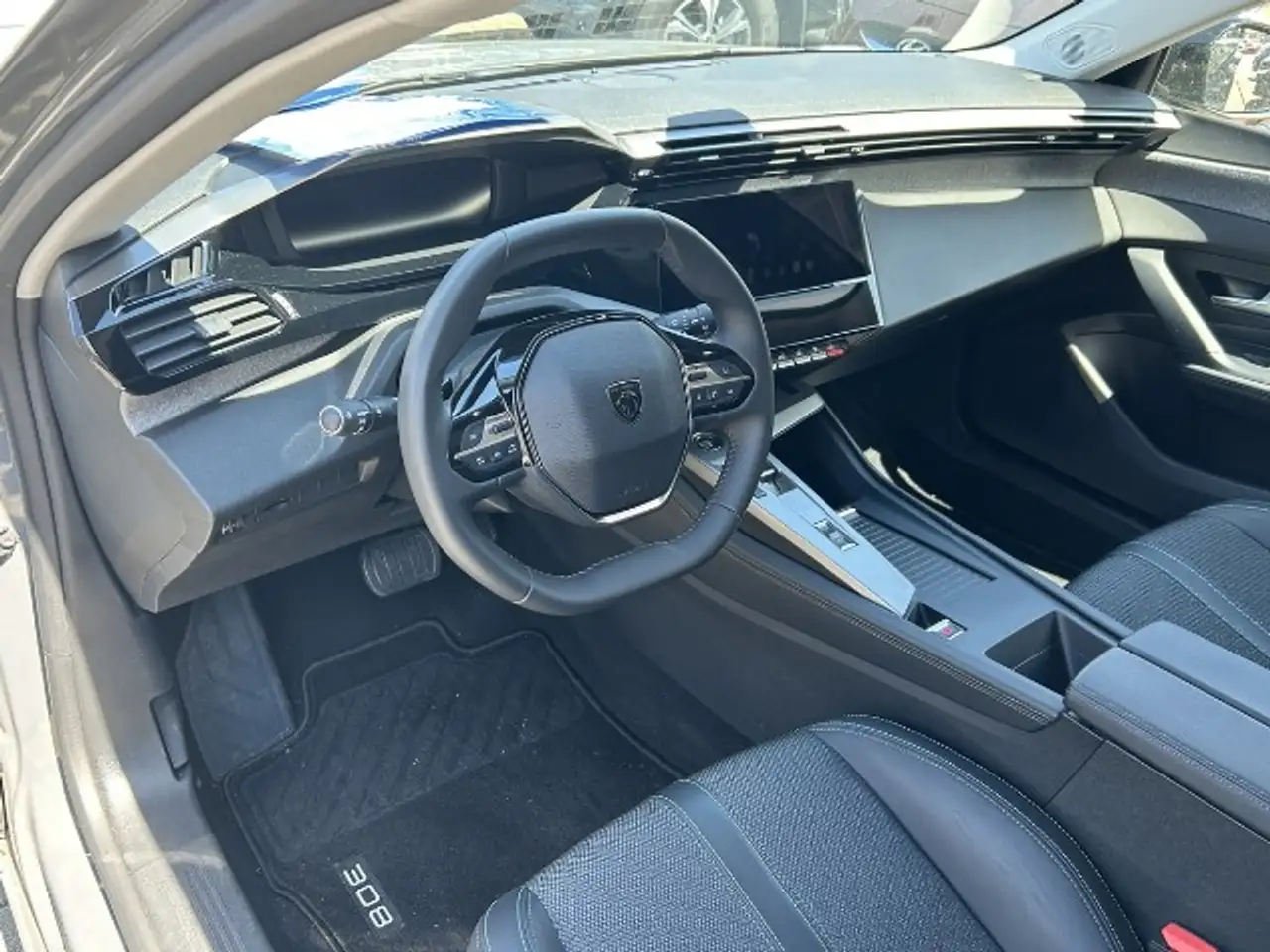Peugeot 308 SW 1.5 BlueHDI 130 Allure — photo 3