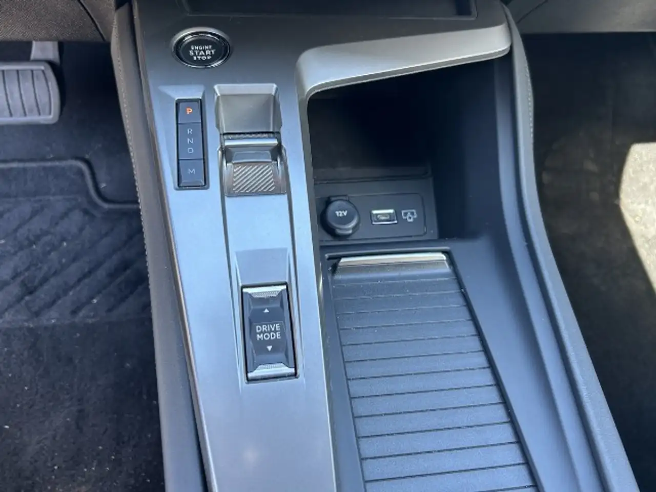 Peugeot 308 SW 1.5 BlueHDI 130 Allure — photo 6