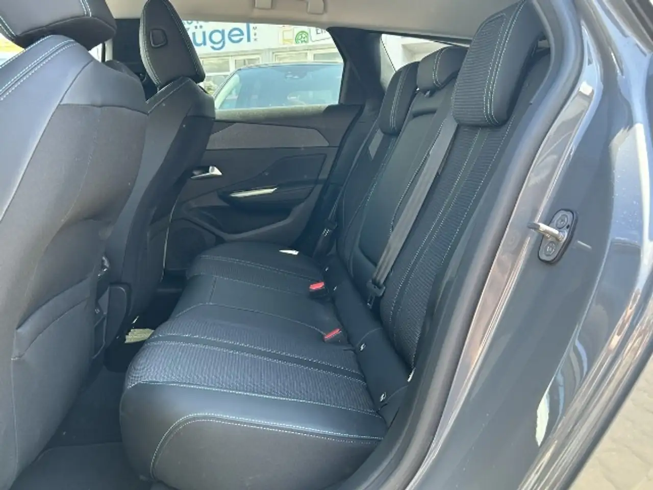 Peugeot 308 SW 1.5 BlueHDI 130 Allure — photo 11