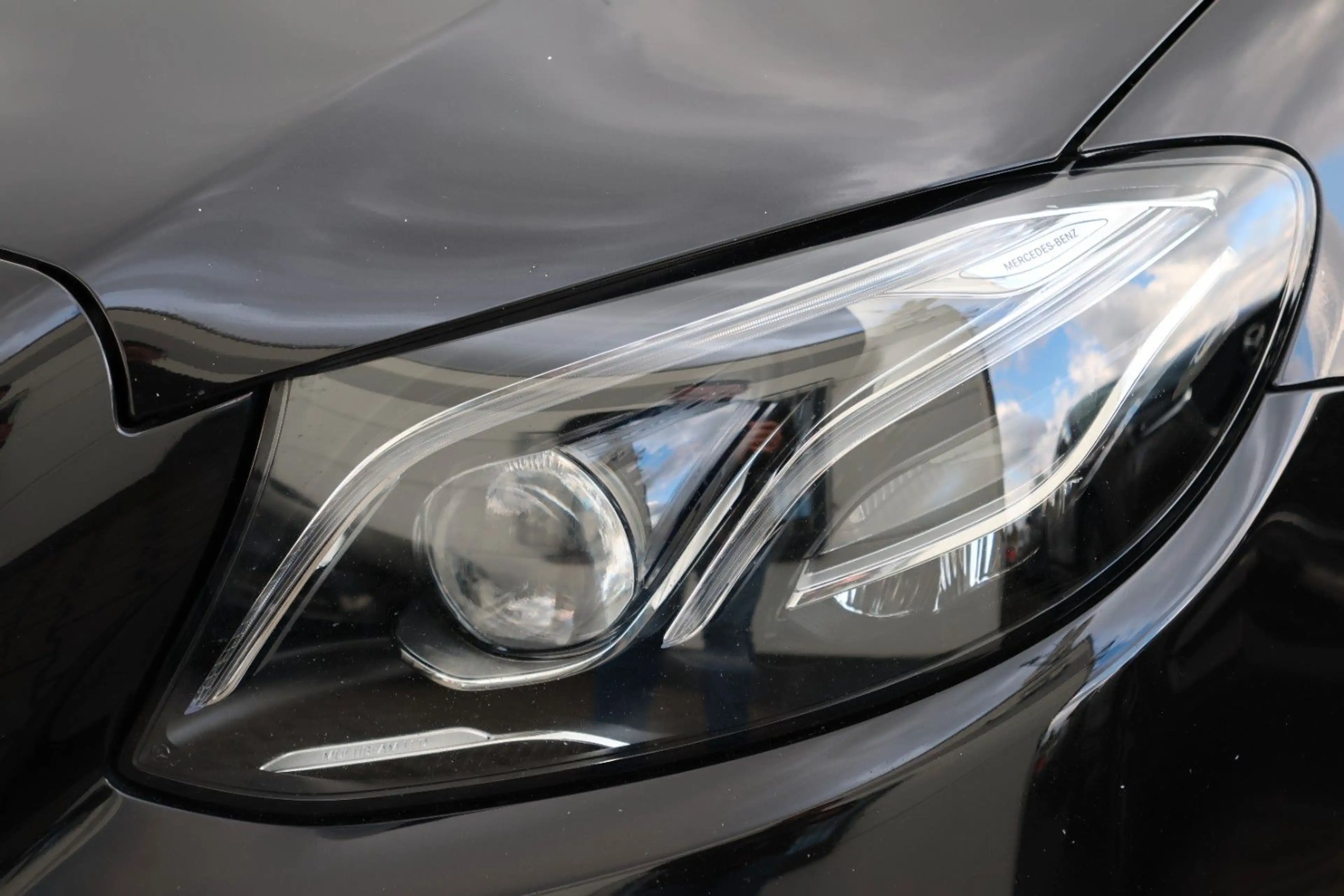 Mercedes-Benz E 220 d COUPE *AMG PAKET*PANO*LED*RKAM*LEDER* — photo 10