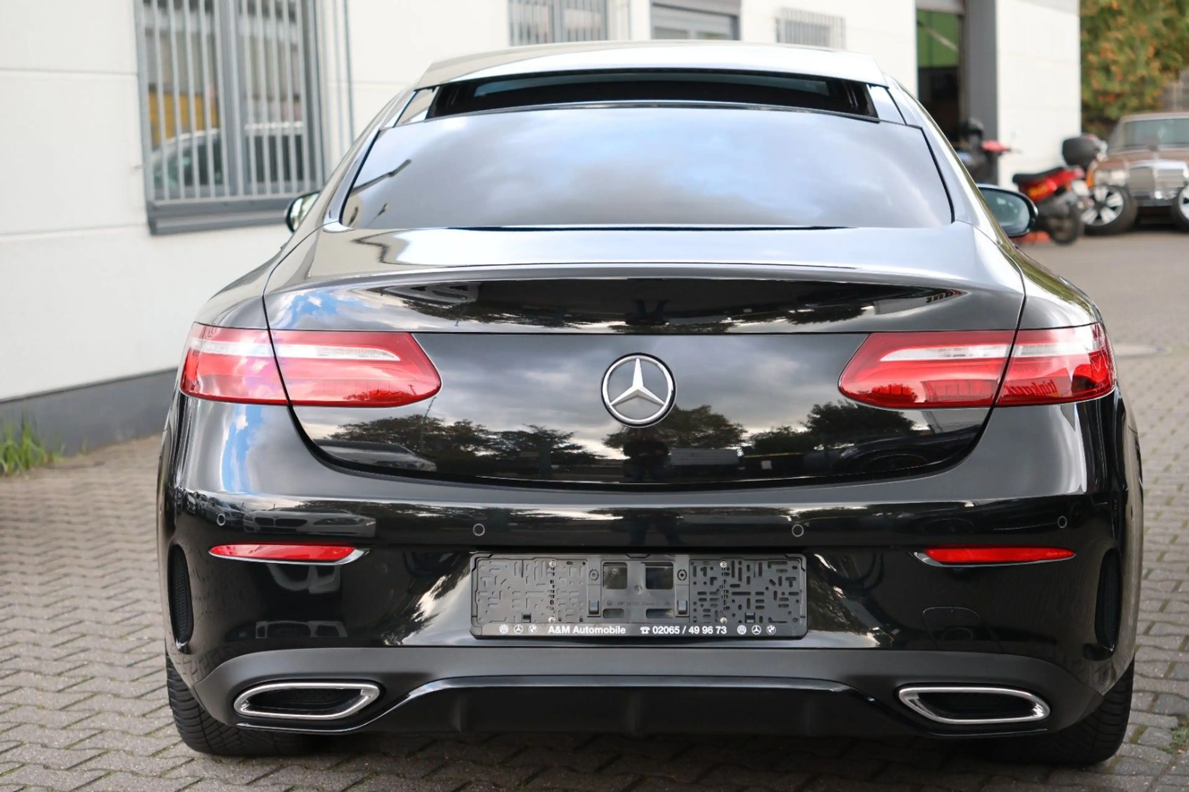 Mercedes-Benz E 220 d COUPE *AMG PAKET*PANO*LED*RKAM*LEDER* — photo 7
