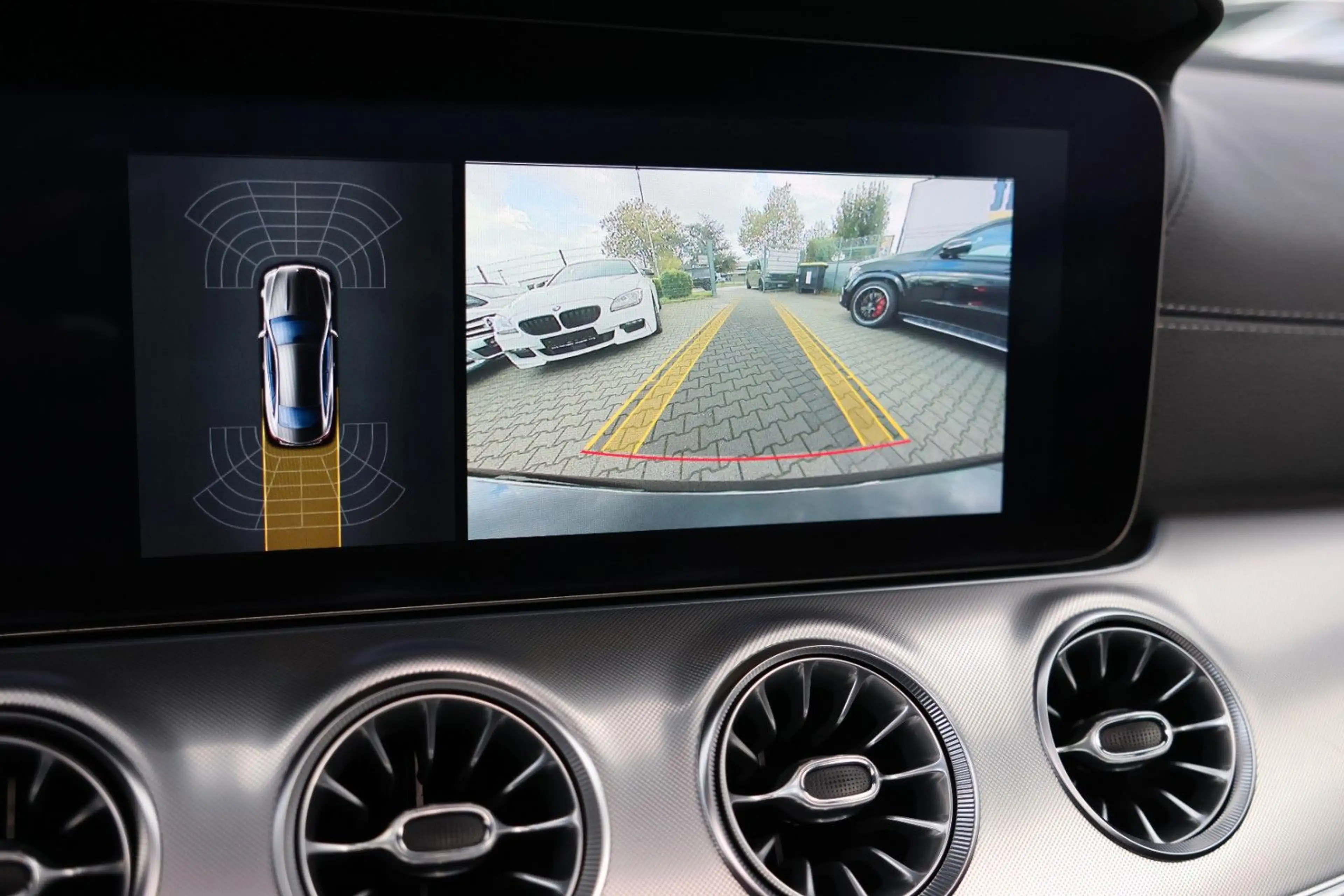 Mercedes-Benz E 220 d COUPE *AMG PAKET*PANO*LED*RKAM*LEDER* — photo 12