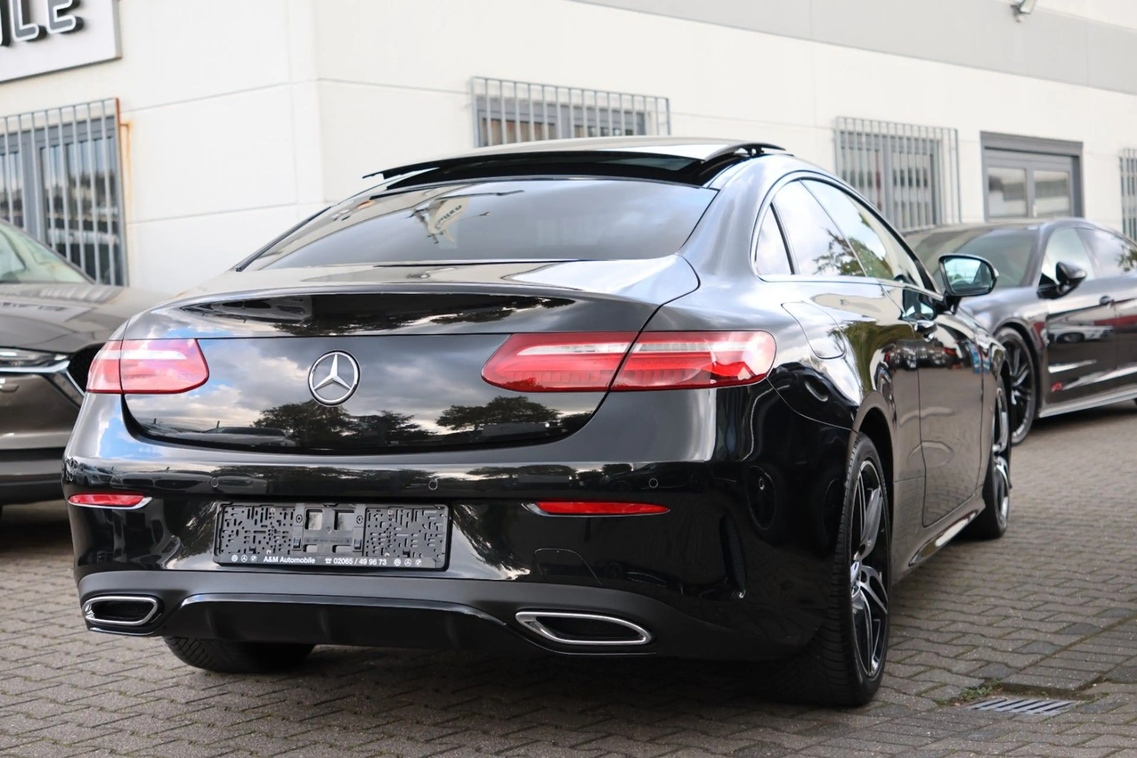 Mercedes-Benz E 220 d COUPE *AMG PAKET*PANO*LED*RKAM*LEDER* — photo 6