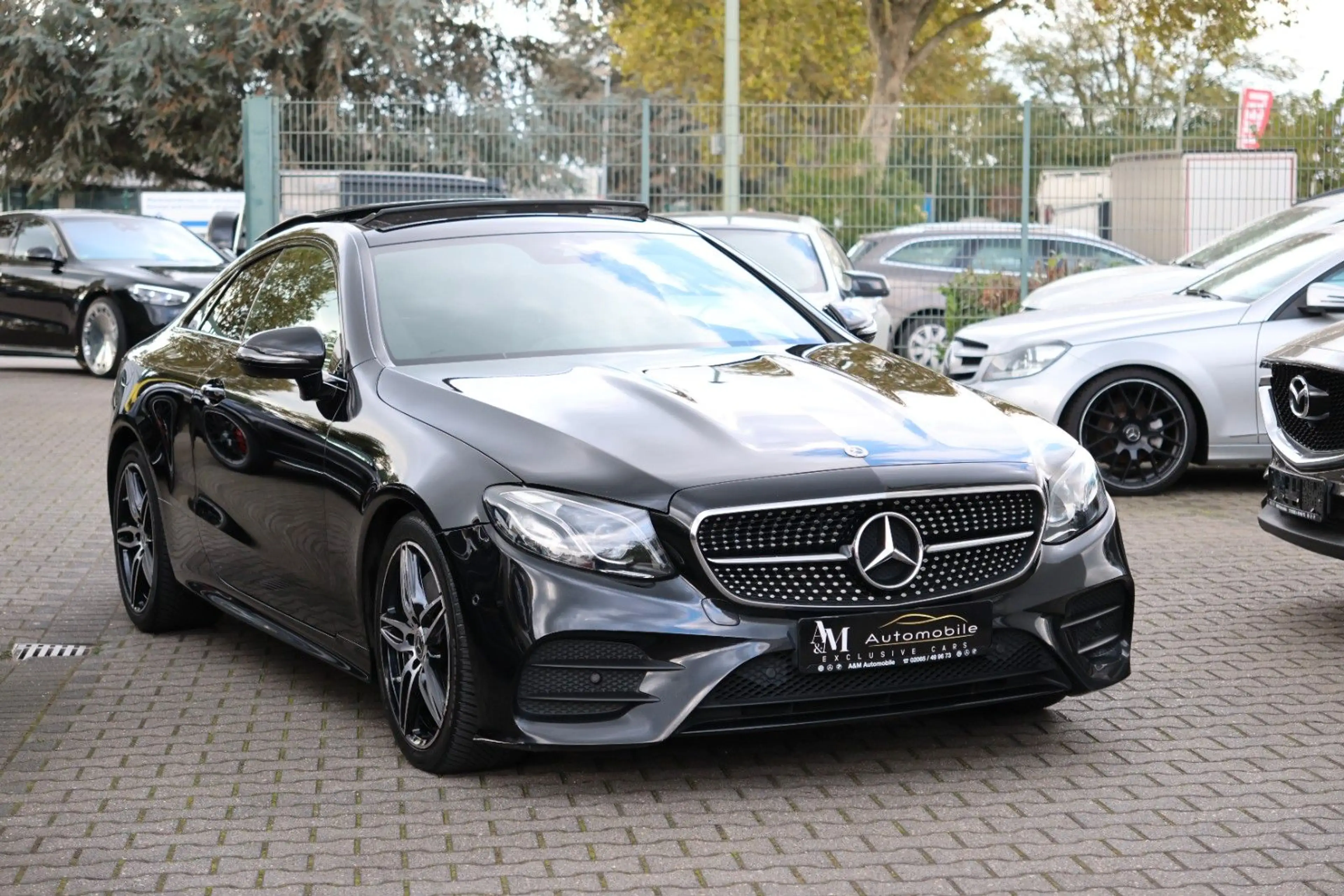 Mercedes-Benz E 220 d COUPE *AMG PAKET*PANO*LED*RKAM*LEDER*