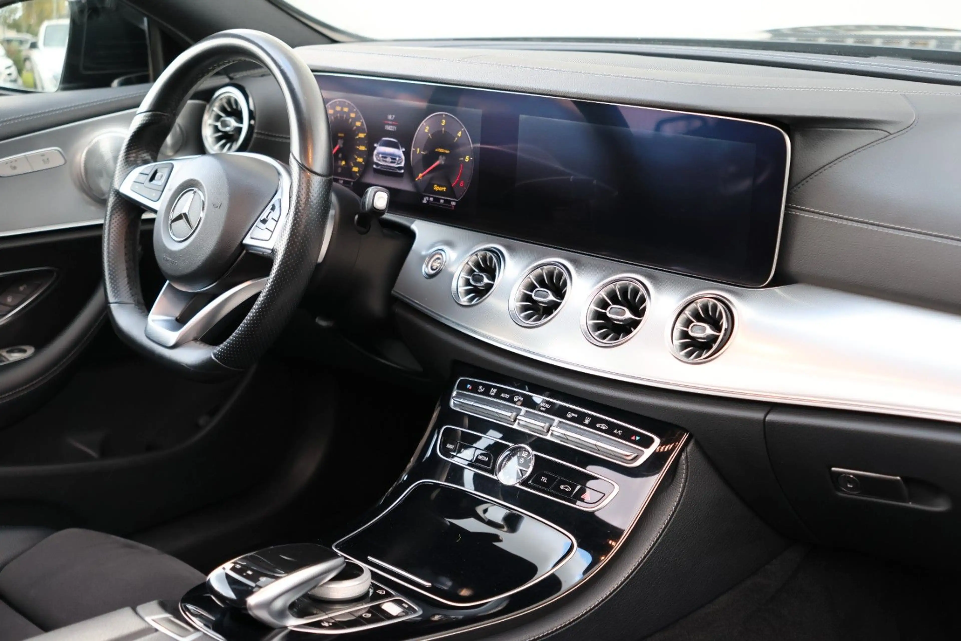 Mercedes-Benz E 220 d COUPE *AMG PAKET*PANO*LED*RKAM*LEDER* — photo 14