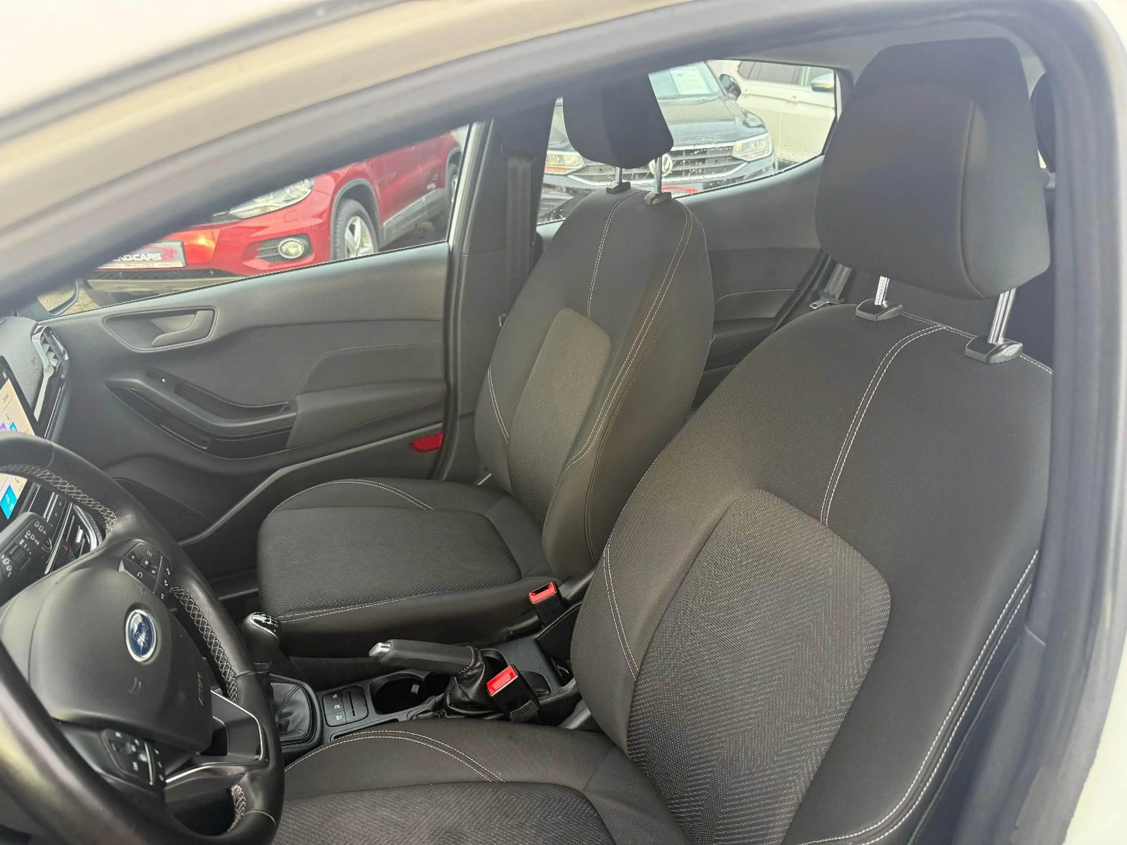 Ford Fiesta Cool & Connect — photo 10