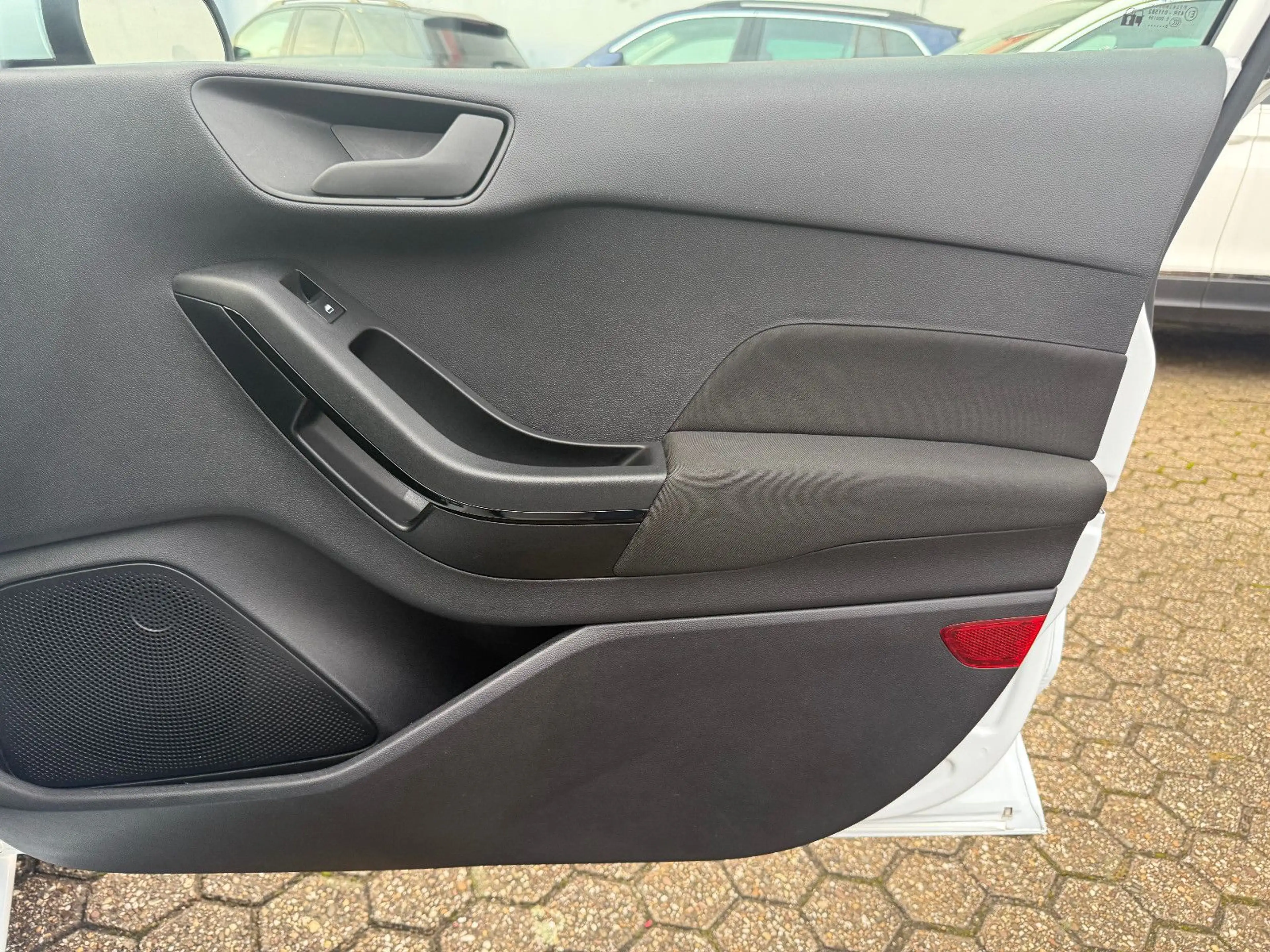 Ford Fiesta Cool & Connect — photo 14
