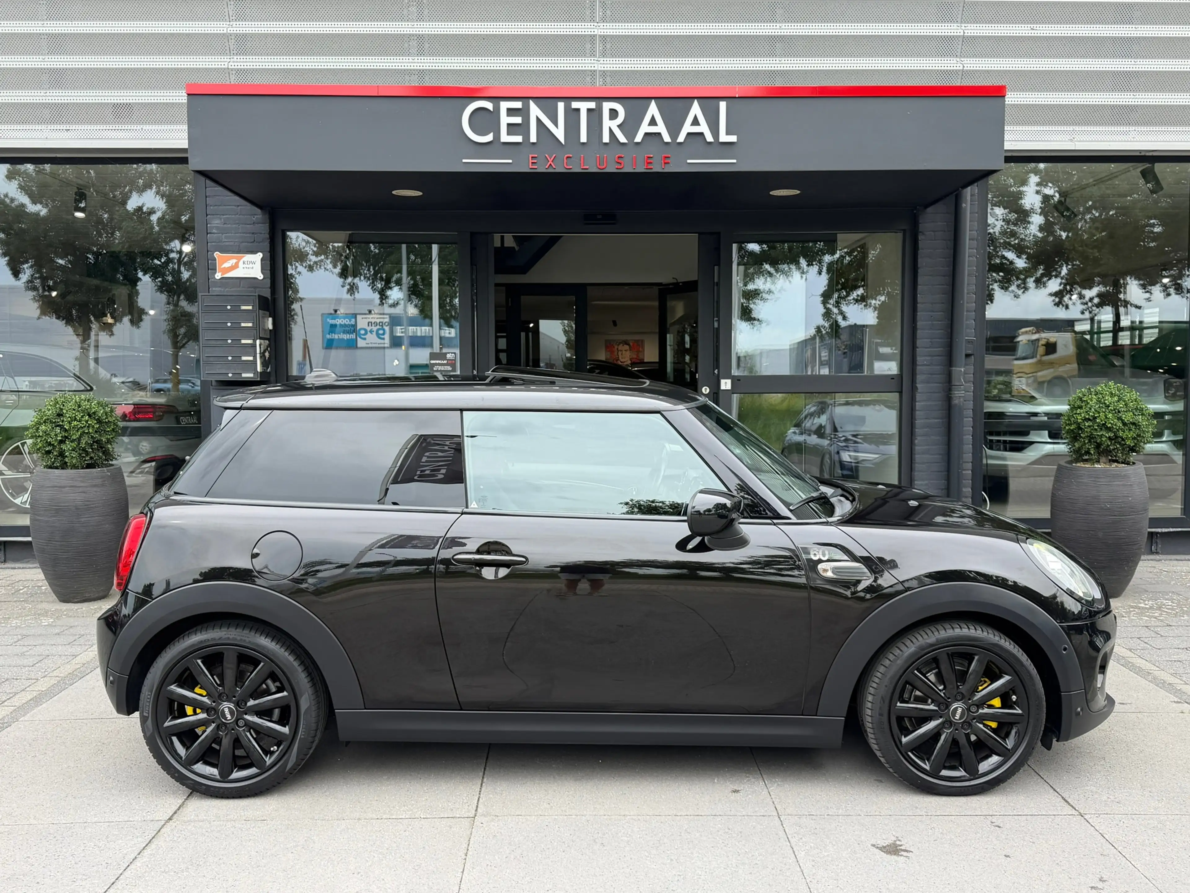 MINI Cooper 1.5 Cooper 60 Years Edition Pano|Harman&Kardon|Led — photo 14