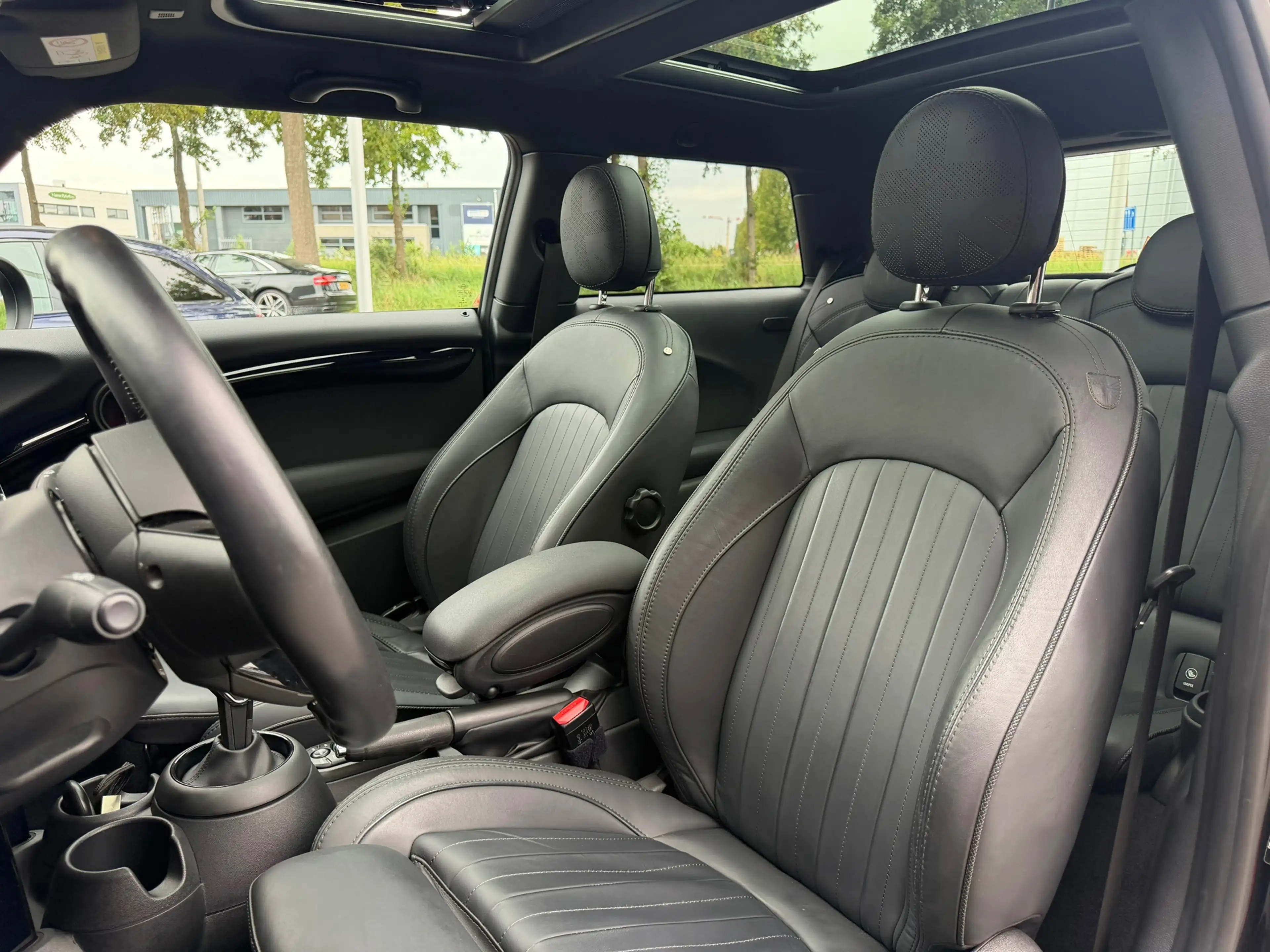 MINI Cooper 1.5 Cooper 60 Years Edition Pano|Harman&Kardon|Led — photo 16