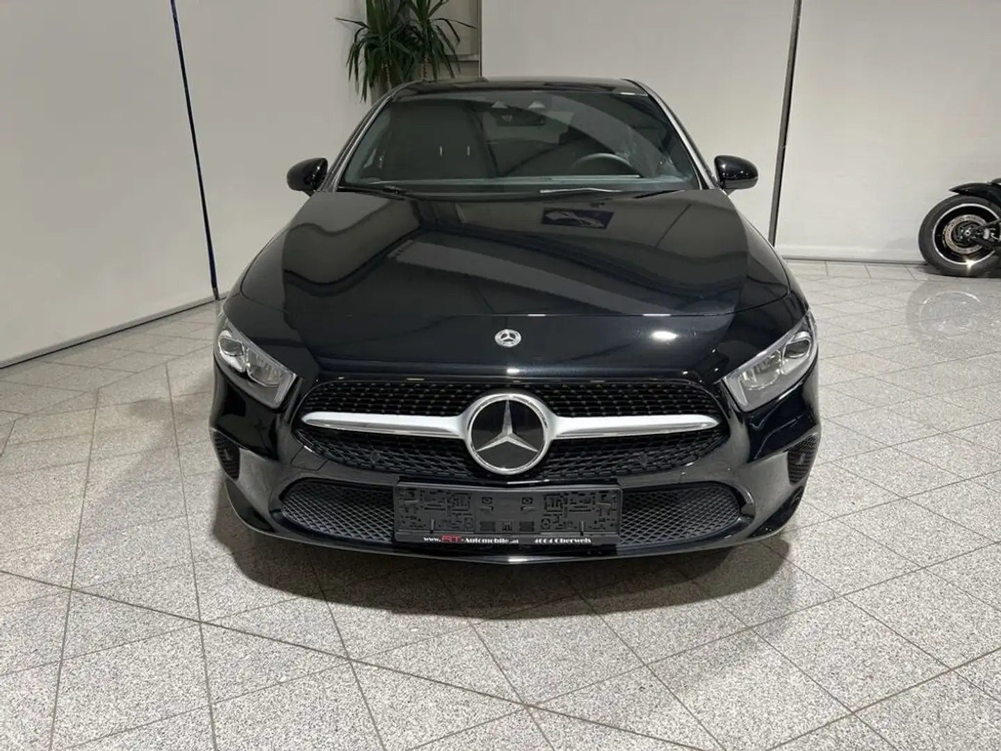 Mercedes-Benz A 180 Business Solution Schwarz - 2