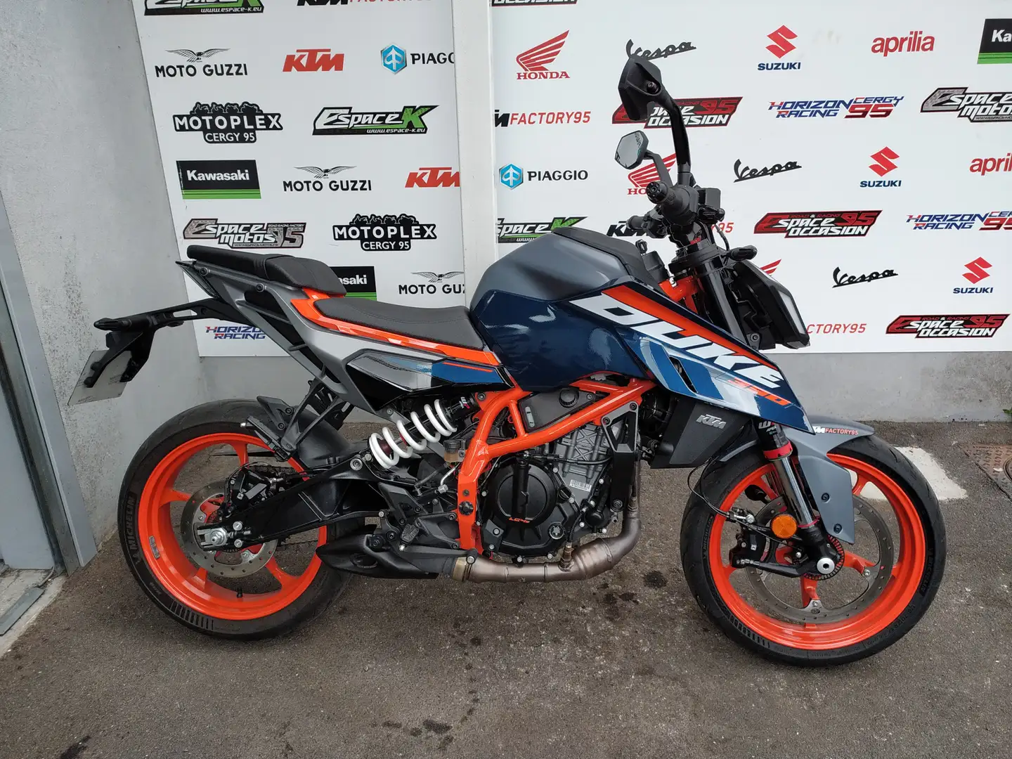 KTM 390 Duke Bleu - 1