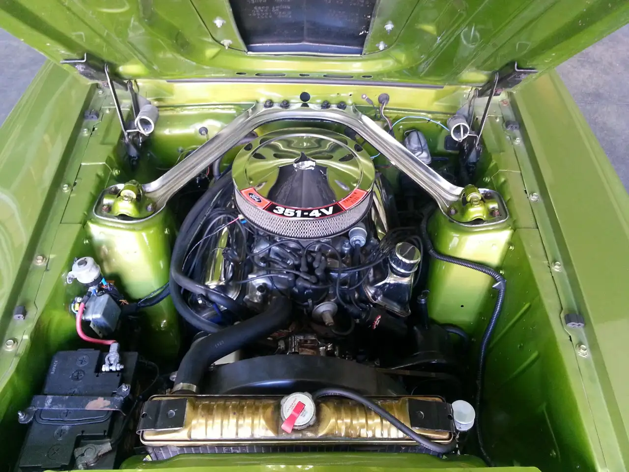 Ford Mustang Fastback v8 5.7, foto 4