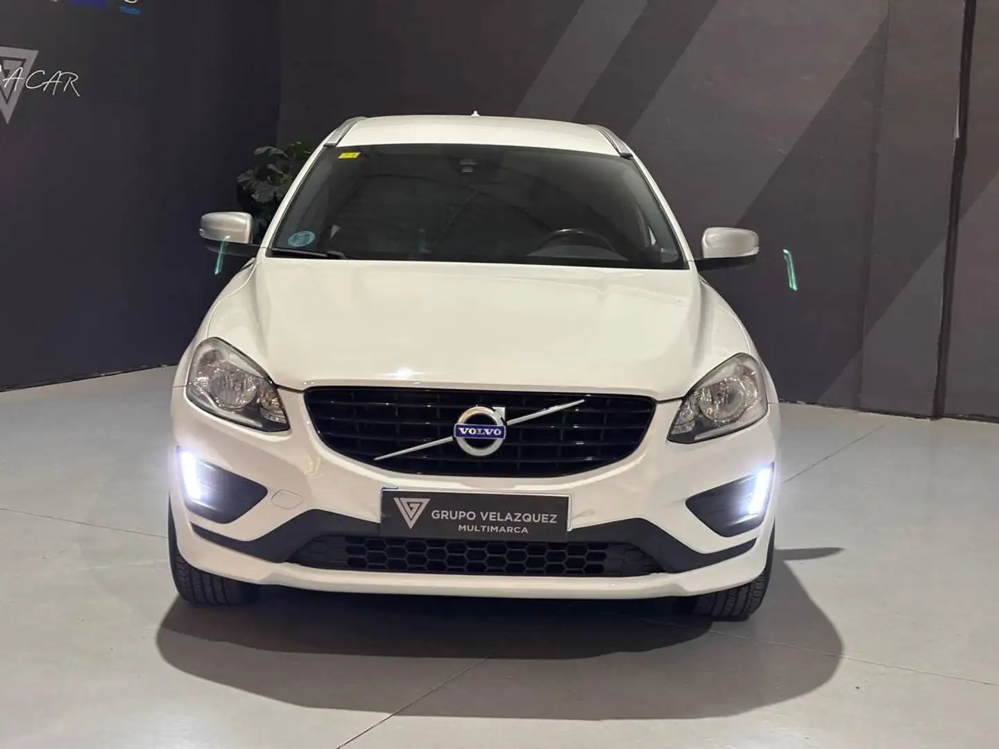 Volvo XC60 D4 R-Design Momentum Aut. 190 Blanco - 2