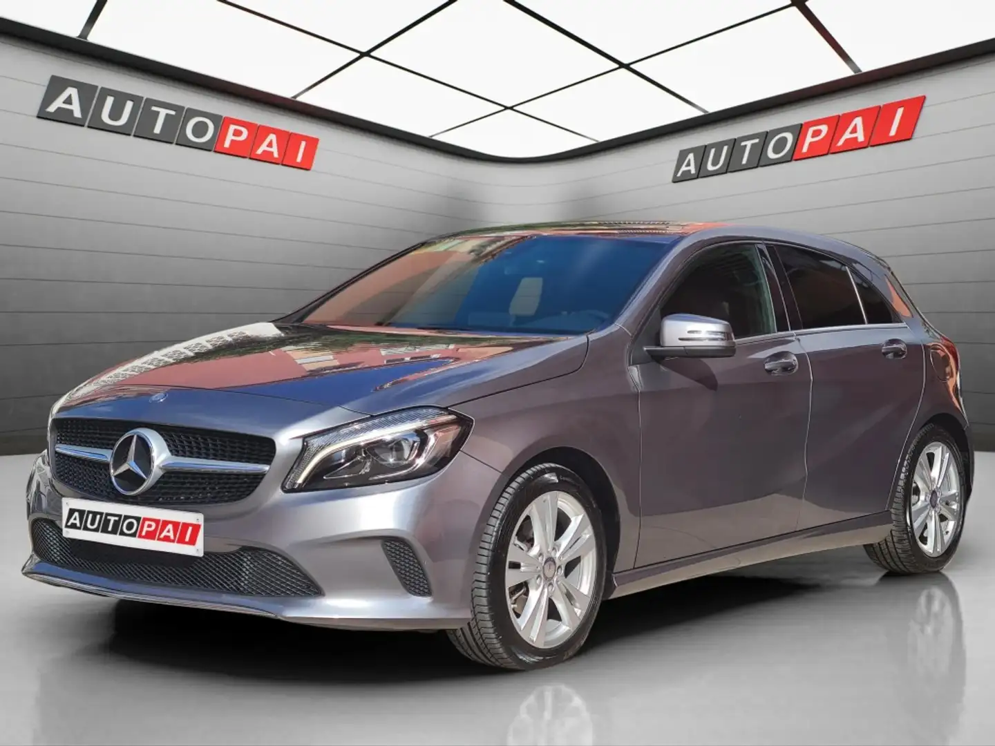 Mercedes-Benz A 200 200d 7G-DCT Grijs - 1